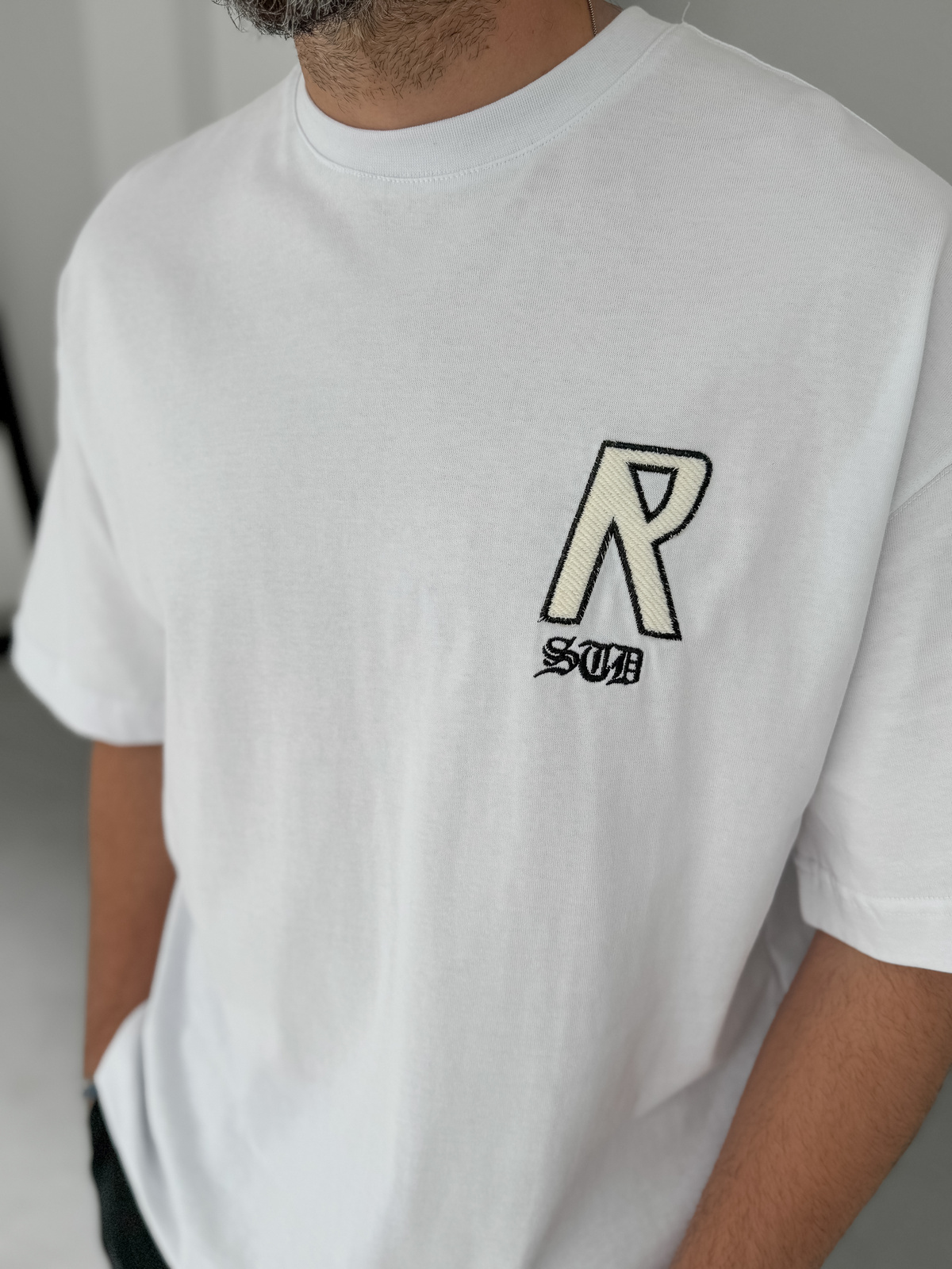 Beyaz Creative Nakışlı Oversize T-Shirt RES-5245