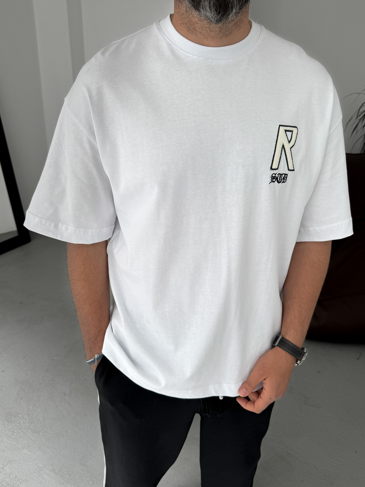 Beyaz Creative Nakışlı Oversize T-Shirt RES-5245