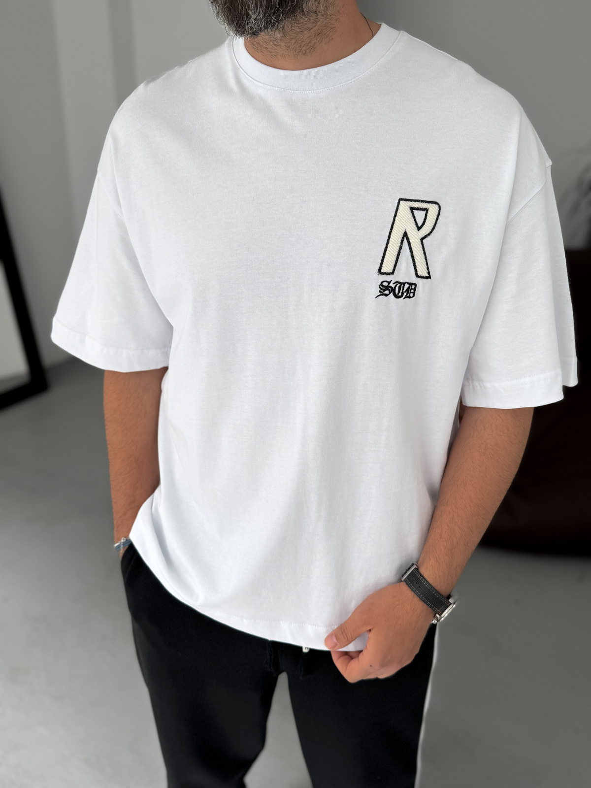 Beyaz Creative Nakışlı Oversize T-Shirt RES-5245