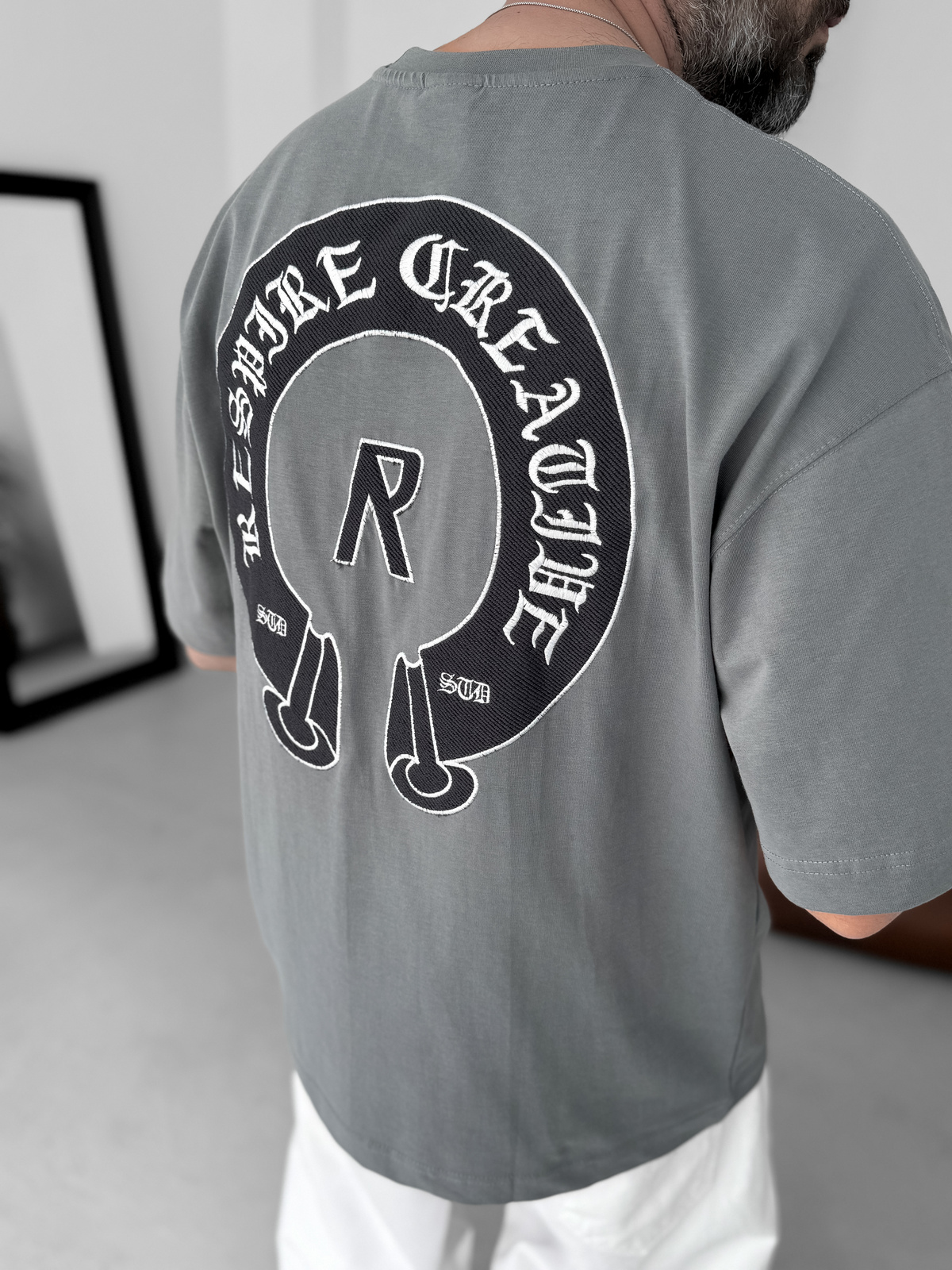 Füme Creative Nakışlı Oversize T-Shirt RES-5245