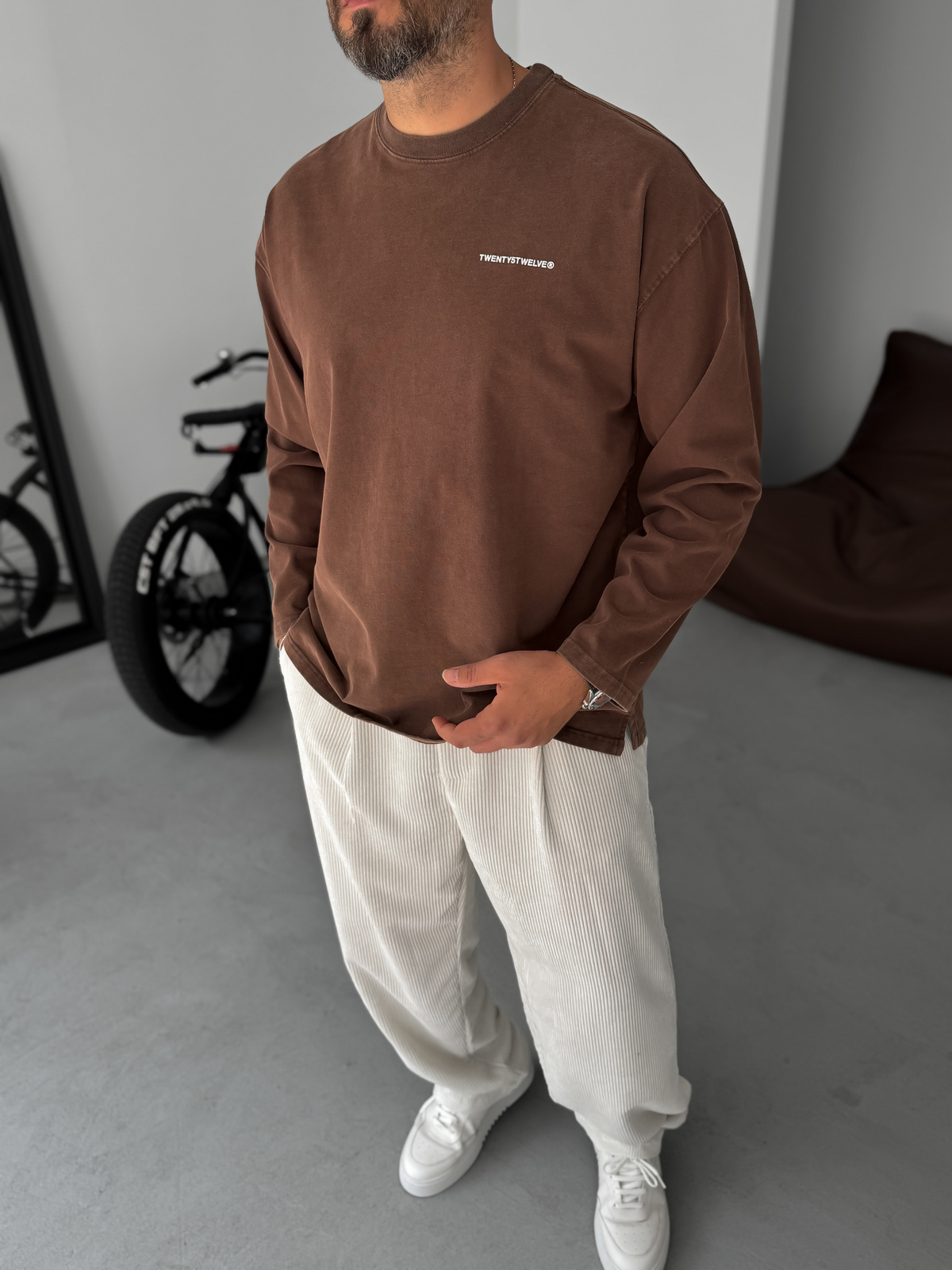 Kahve Yıkamalı Kabartmalı Sweatshirt TW-7023