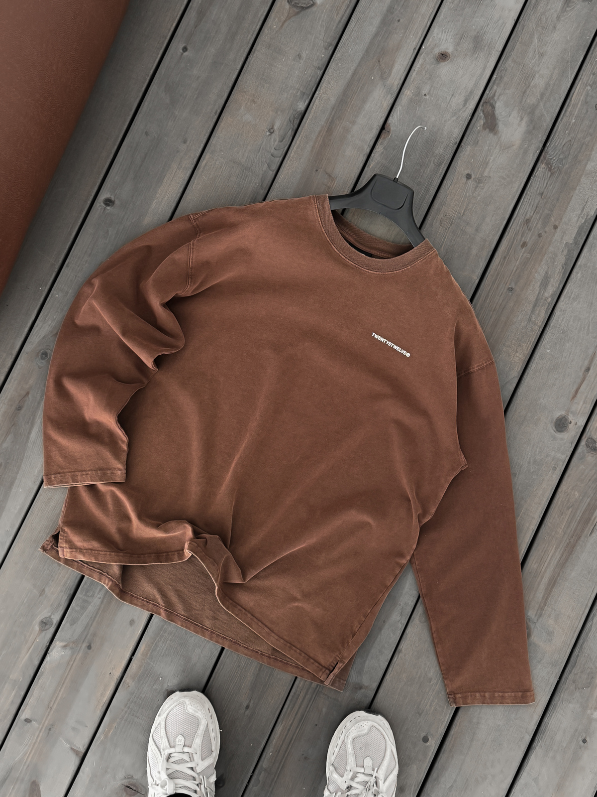 Kahve Yıkamalı Kabartmalı Sweatshirt TW-7023
