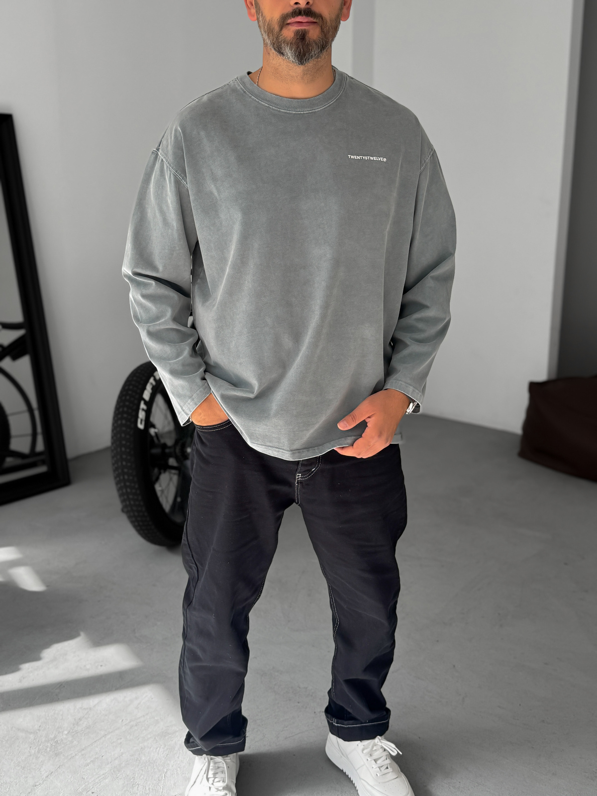 Gri Yıkamalı Kabartmalı Sweatshirt TW-7023