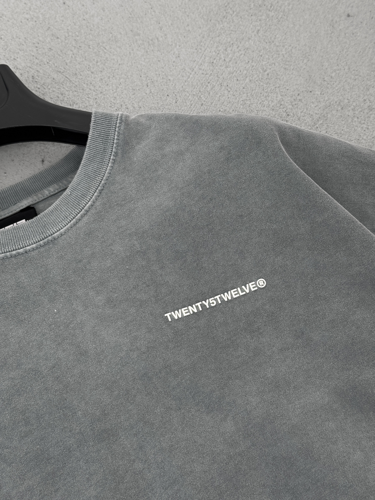 Gri Yıkamalı Kabartmalı Sweatshirt TW-7023