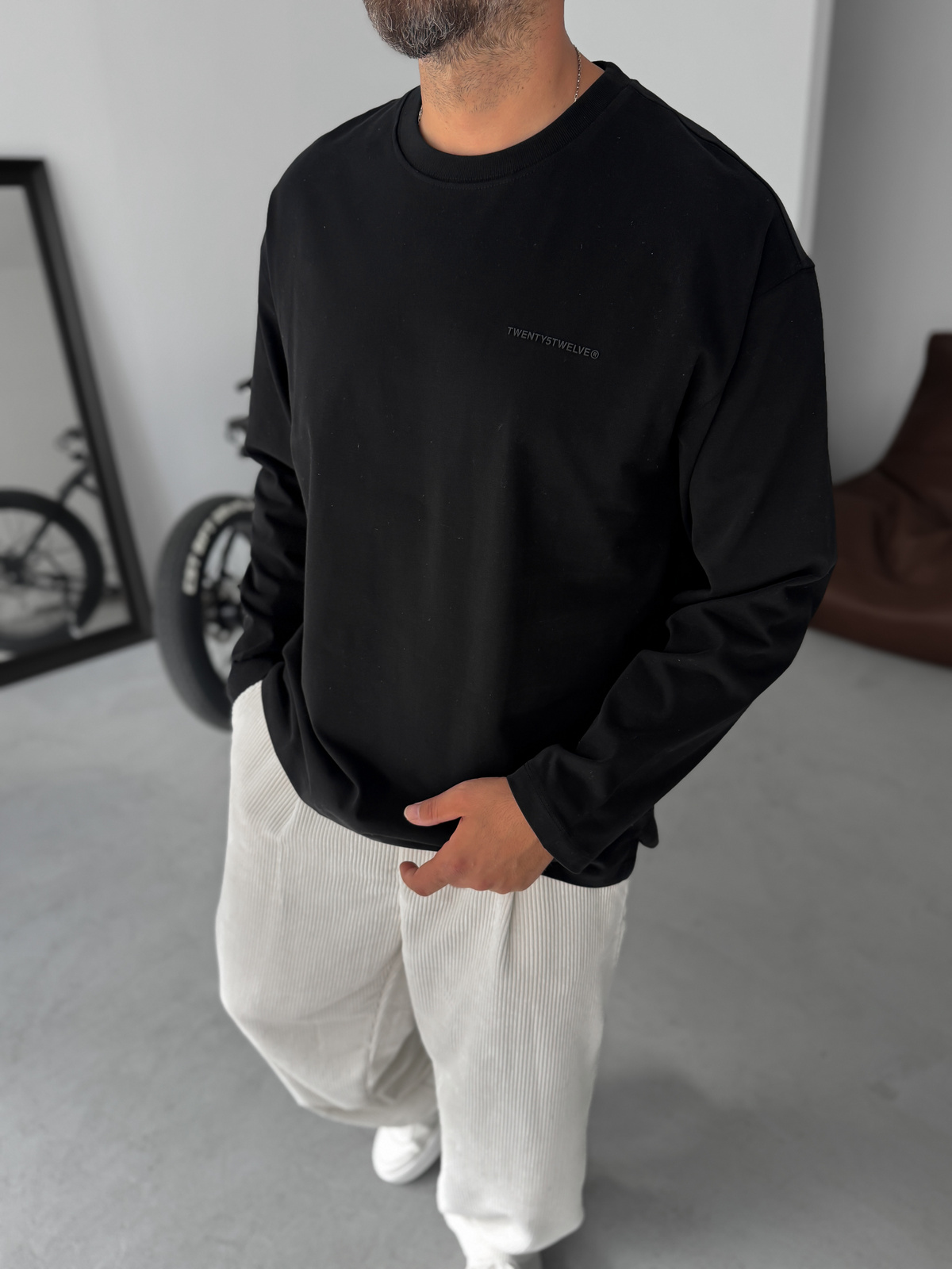 Siyah Kabartmalı Basic Sweatshirt TW-7022