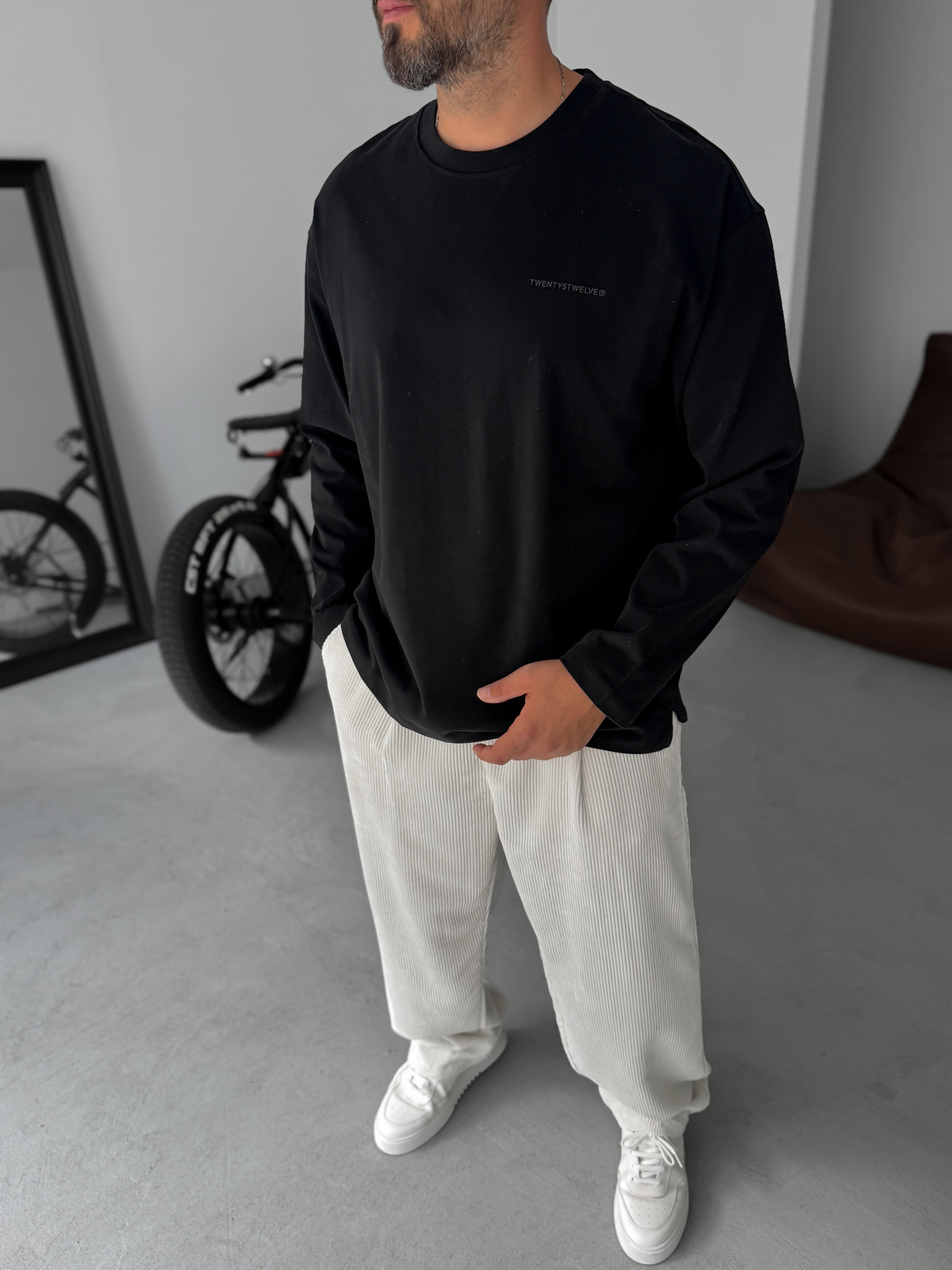 Siyah Kabartmalı Basic Sweatshirt TW-7022