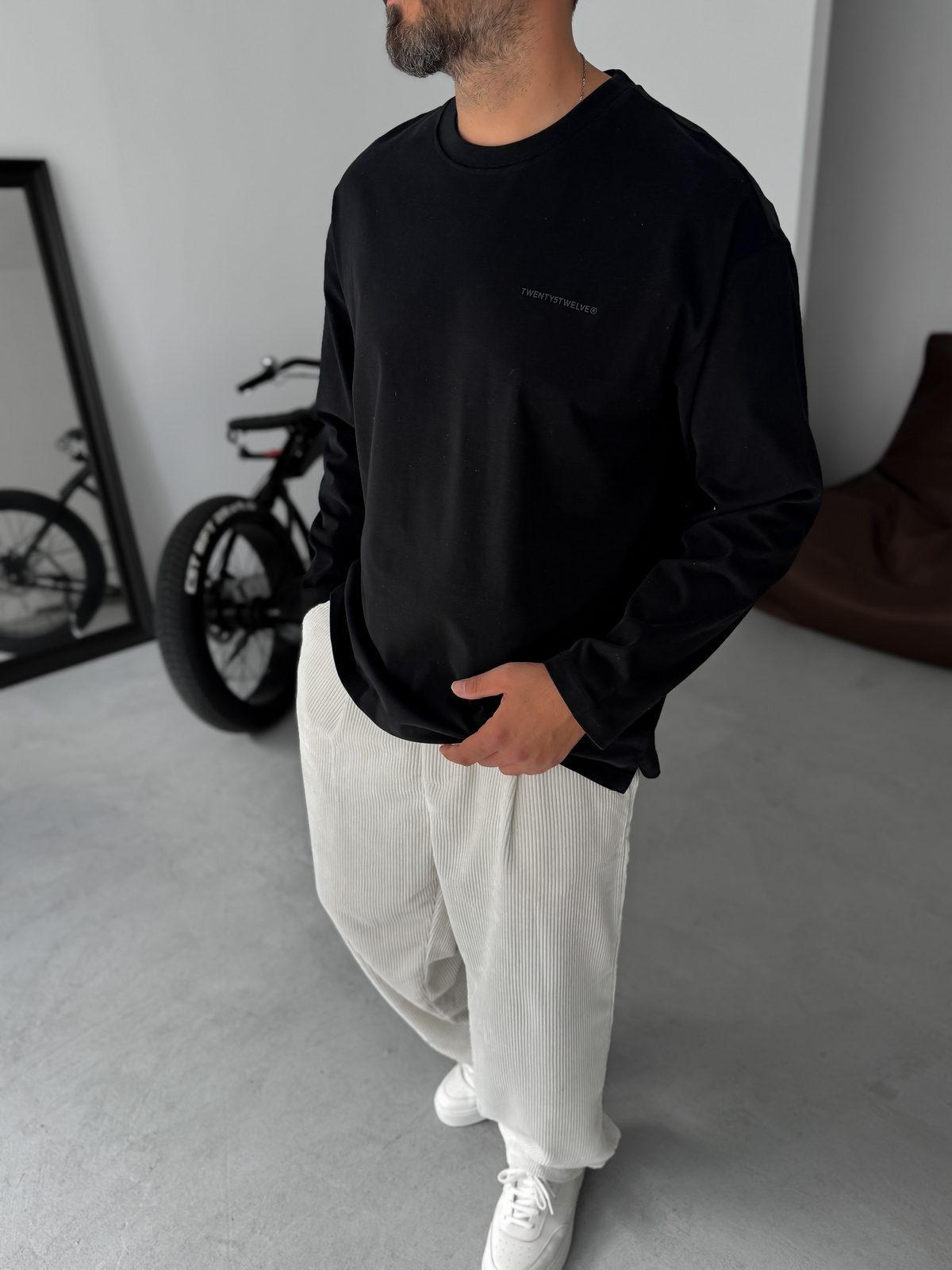Siyah Kabartmalı Basic Sweatshirt TW-7022