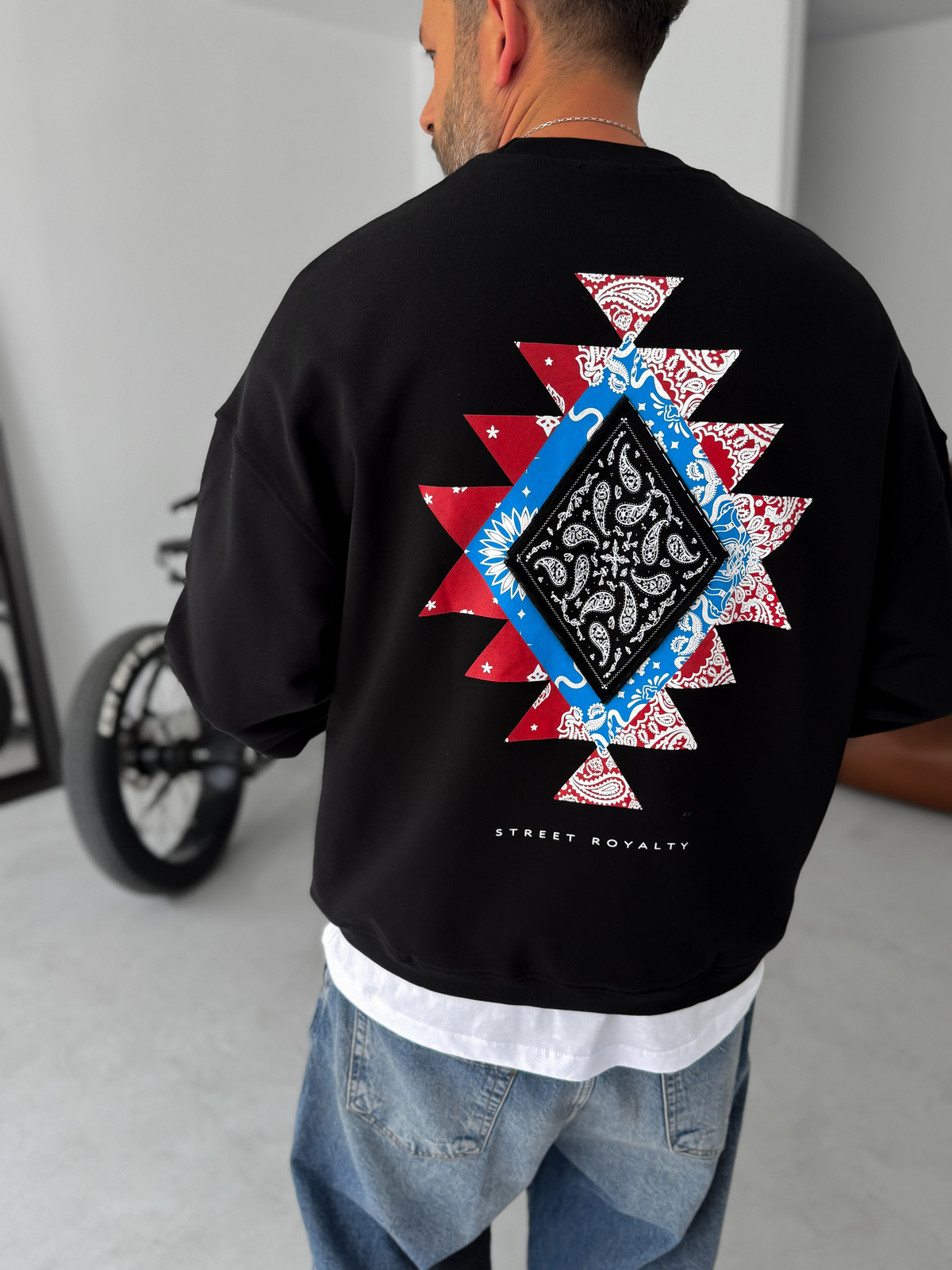 Siyah Patchli Street Baskılı Sweatshirt JJ-118