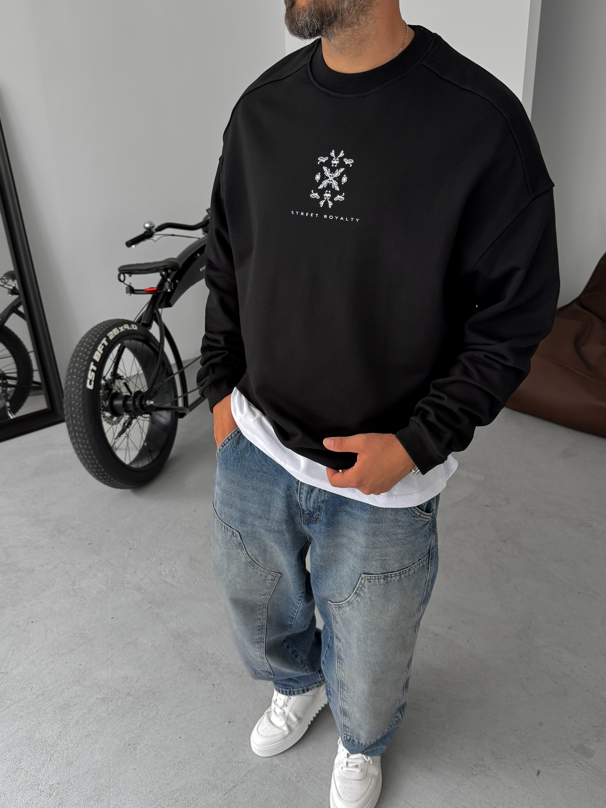 Siyah Patchli Street Baskılı Sweatshirt JJ-118