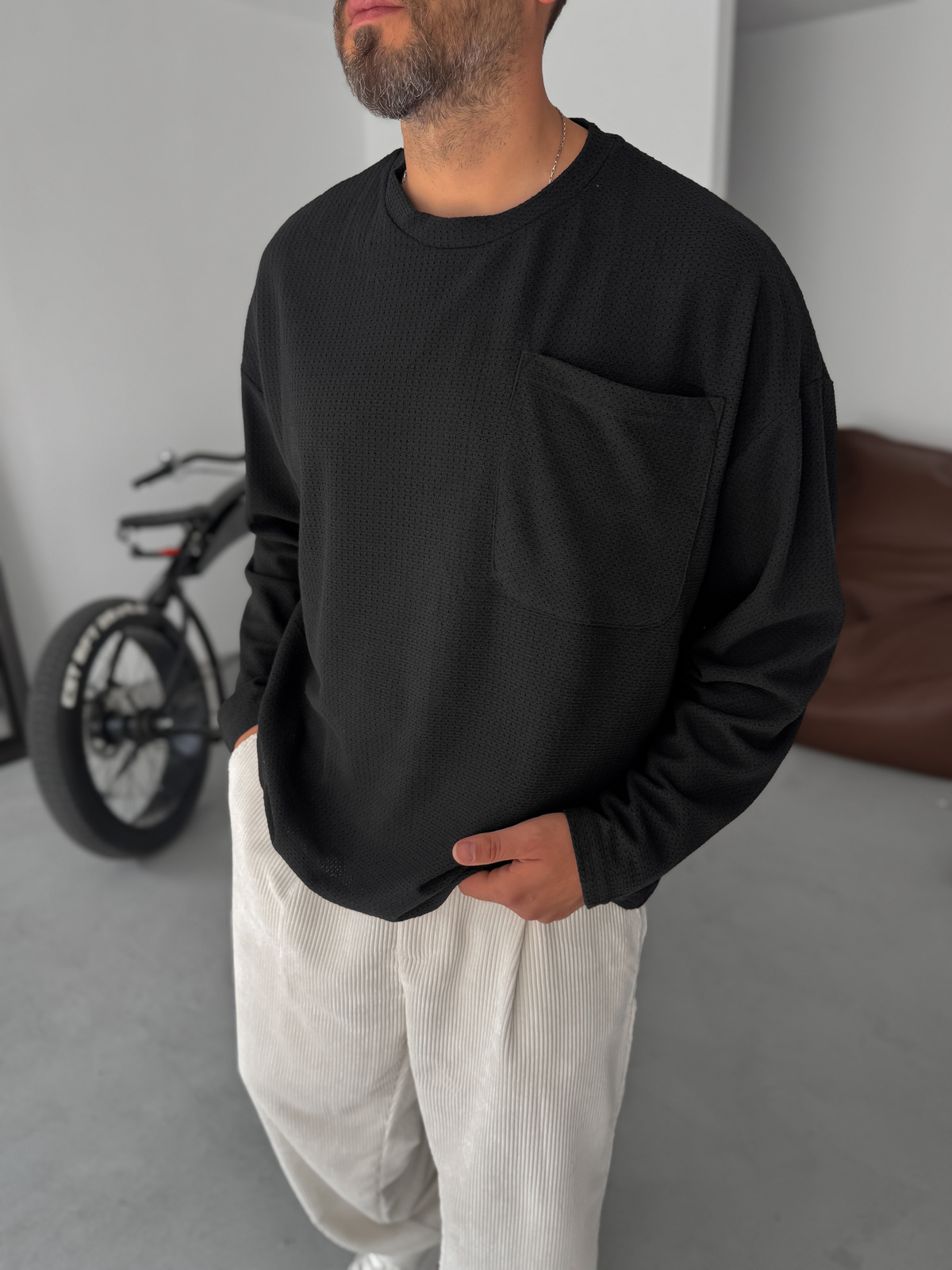Siyah Dokulu Örme Cepli Sweatshirt TW-1561