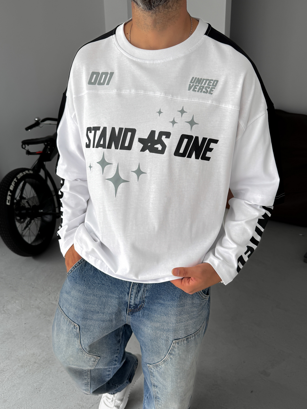 Beyaz Stand Baskılı Parçalı Sweatshirt JJ-111
