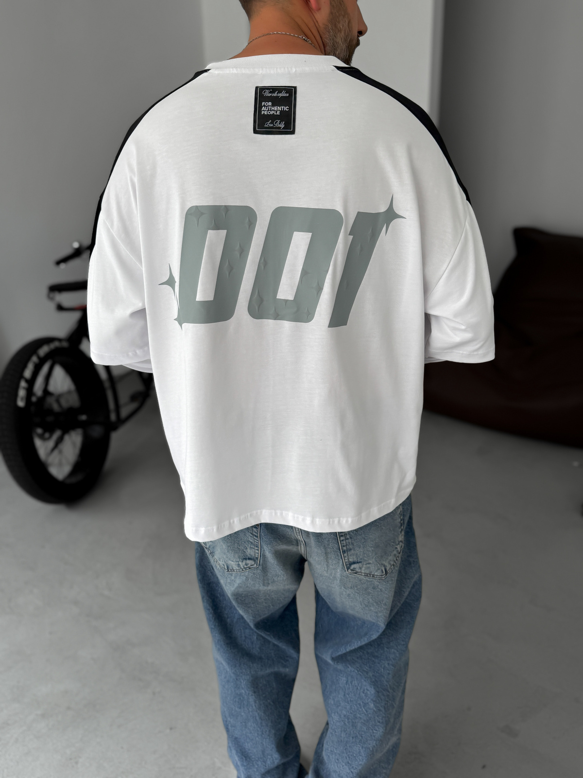 Beyaz Stand Baskılı Parçalı Sweatshirt JJ-111