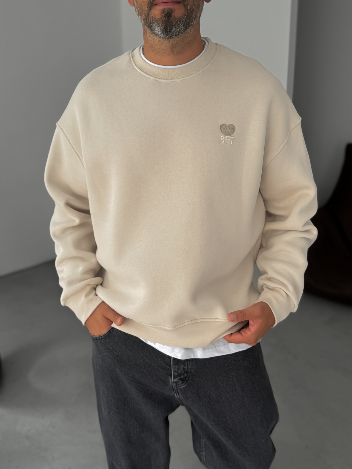 Bej Kalp Nakışlı Basic Oversize Sweatshirt TW-7080