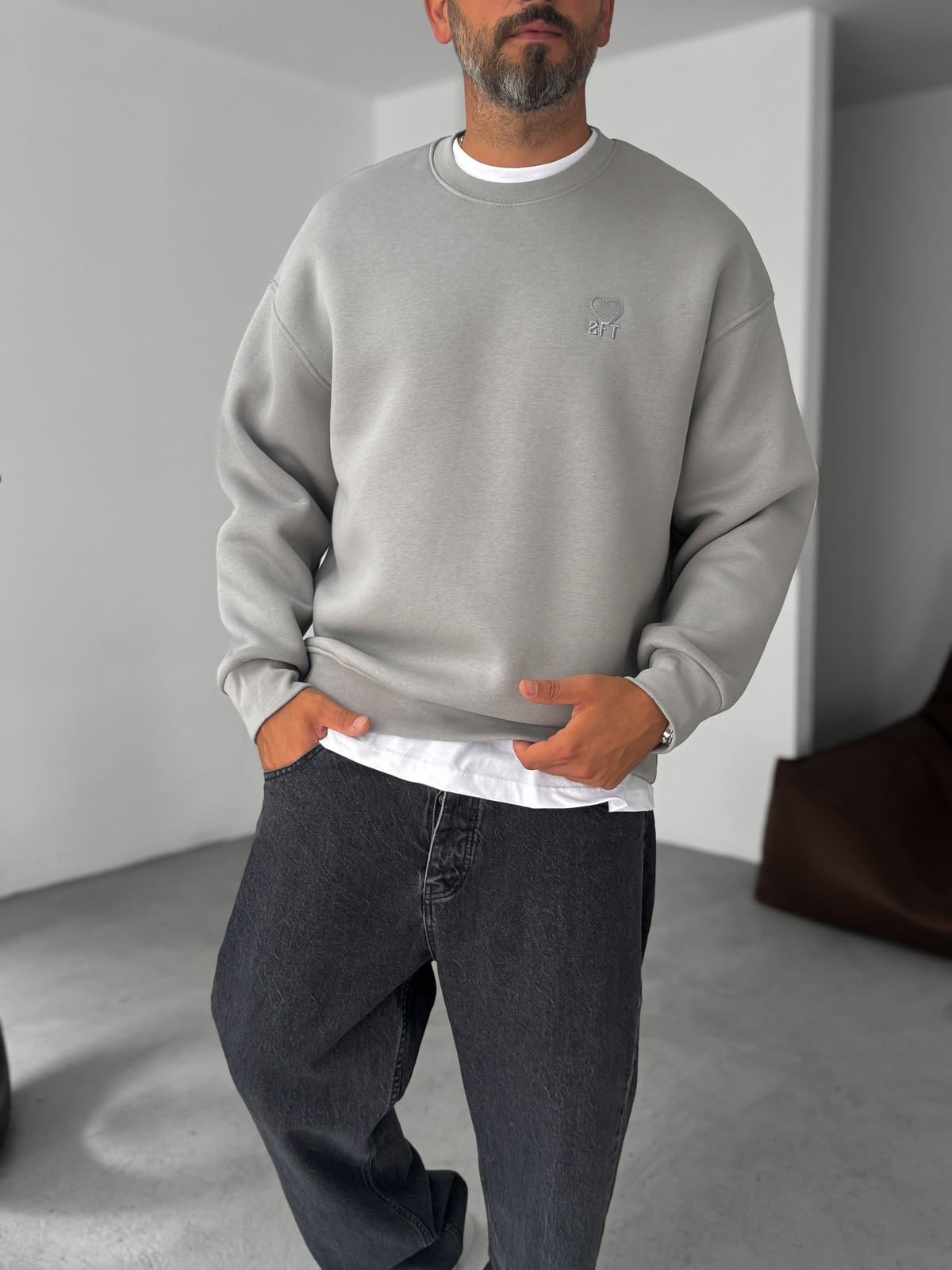 Gri Kalp Nakışlı Basic Oversize Sweatshirt TW-7080