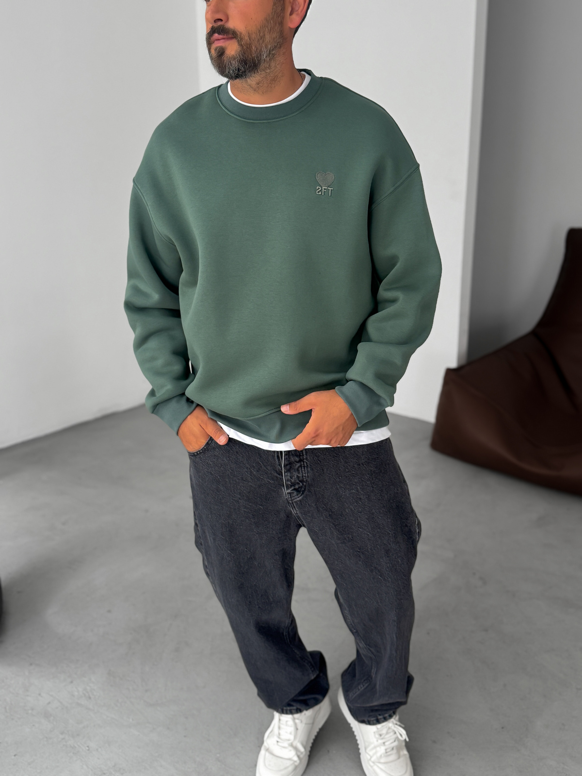 Koyu Yeşil Kalp Nakışlı Basic Oversize Sweatshirt TW-7080