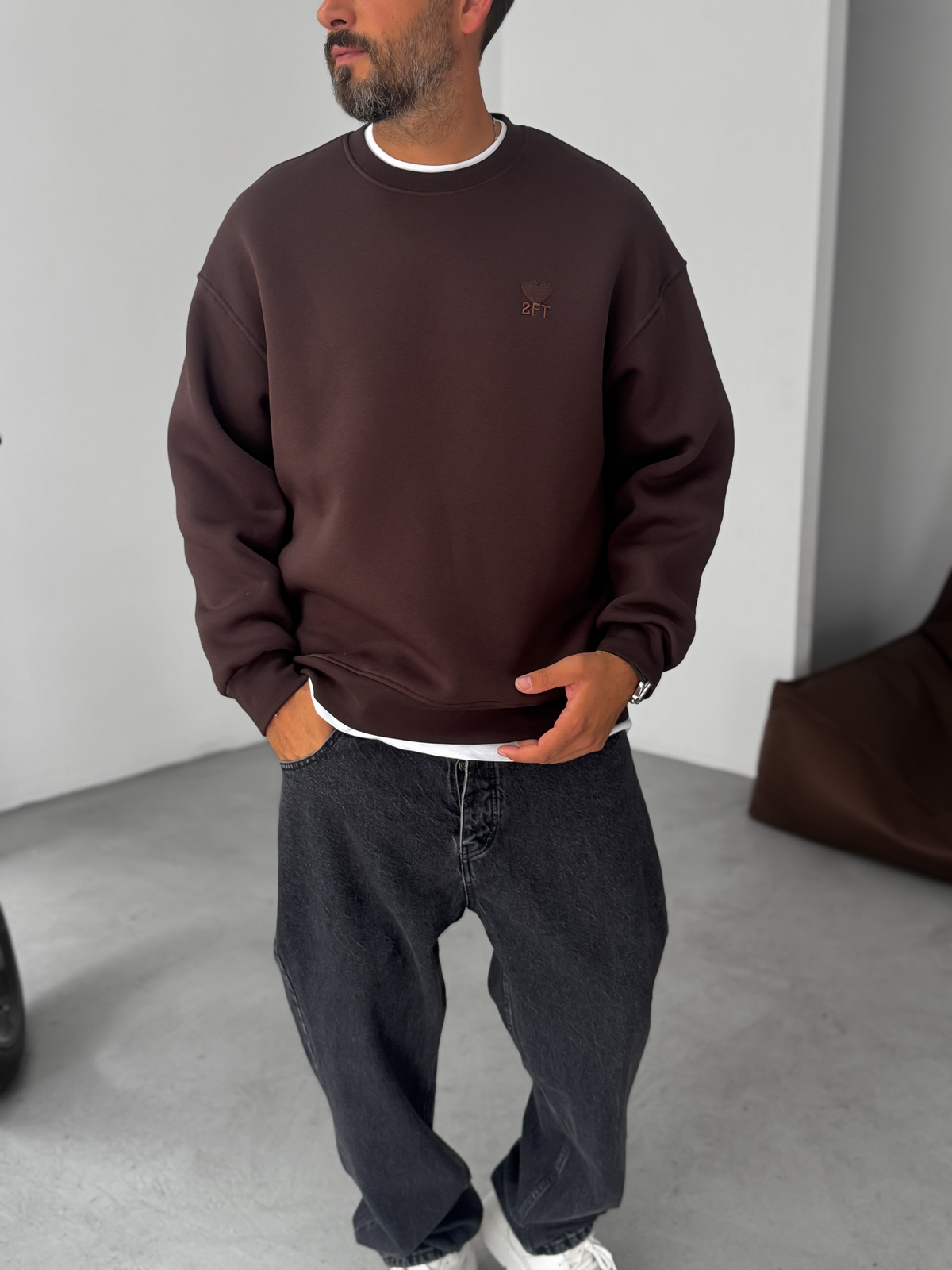 Koyu Kahve Kalp Nakışlı Basic Oversize Sweatshirt TW-7080