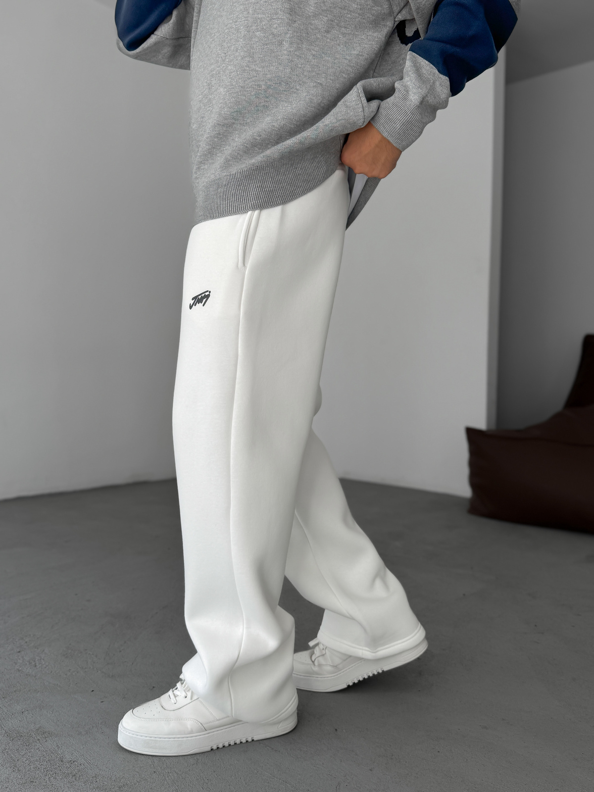 Beyaz Basic Baskılı Boru Paça Eşofman JJ-102