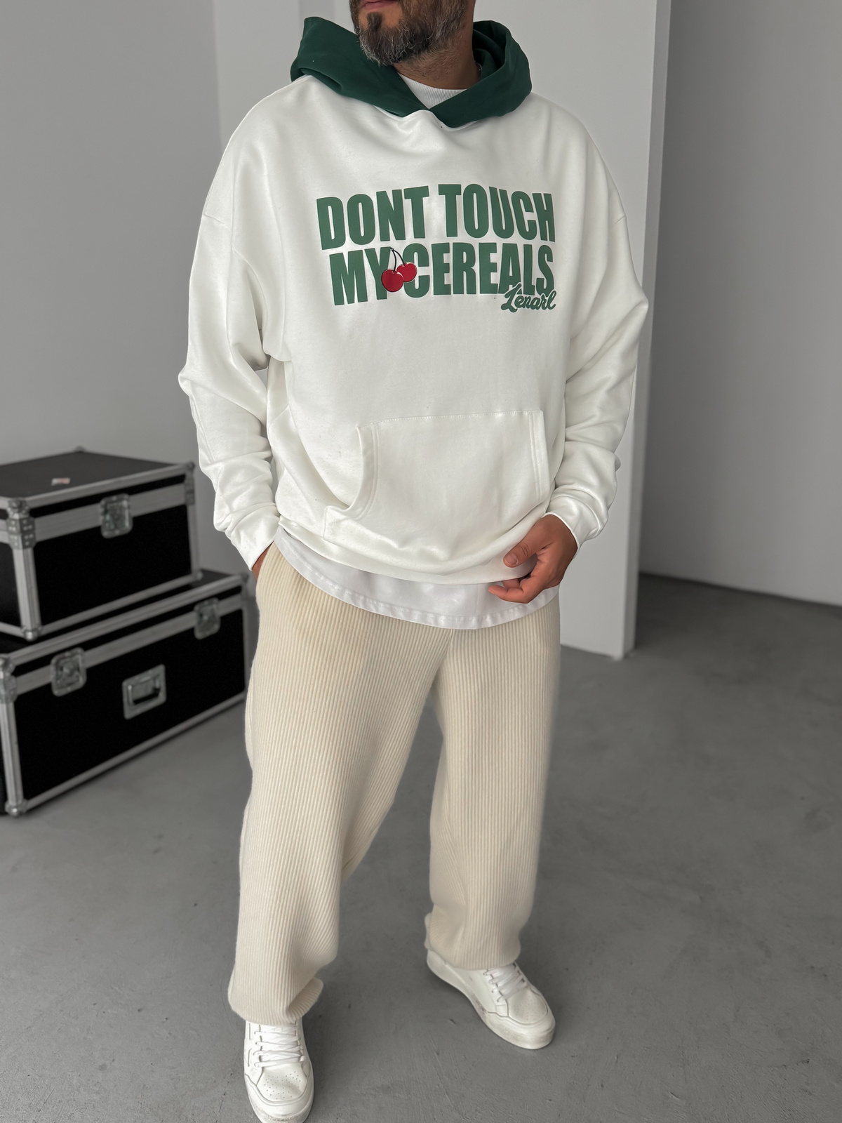 Beyaz Cherry Baskılı Kapüşonlu Sweatshirt HM-0003