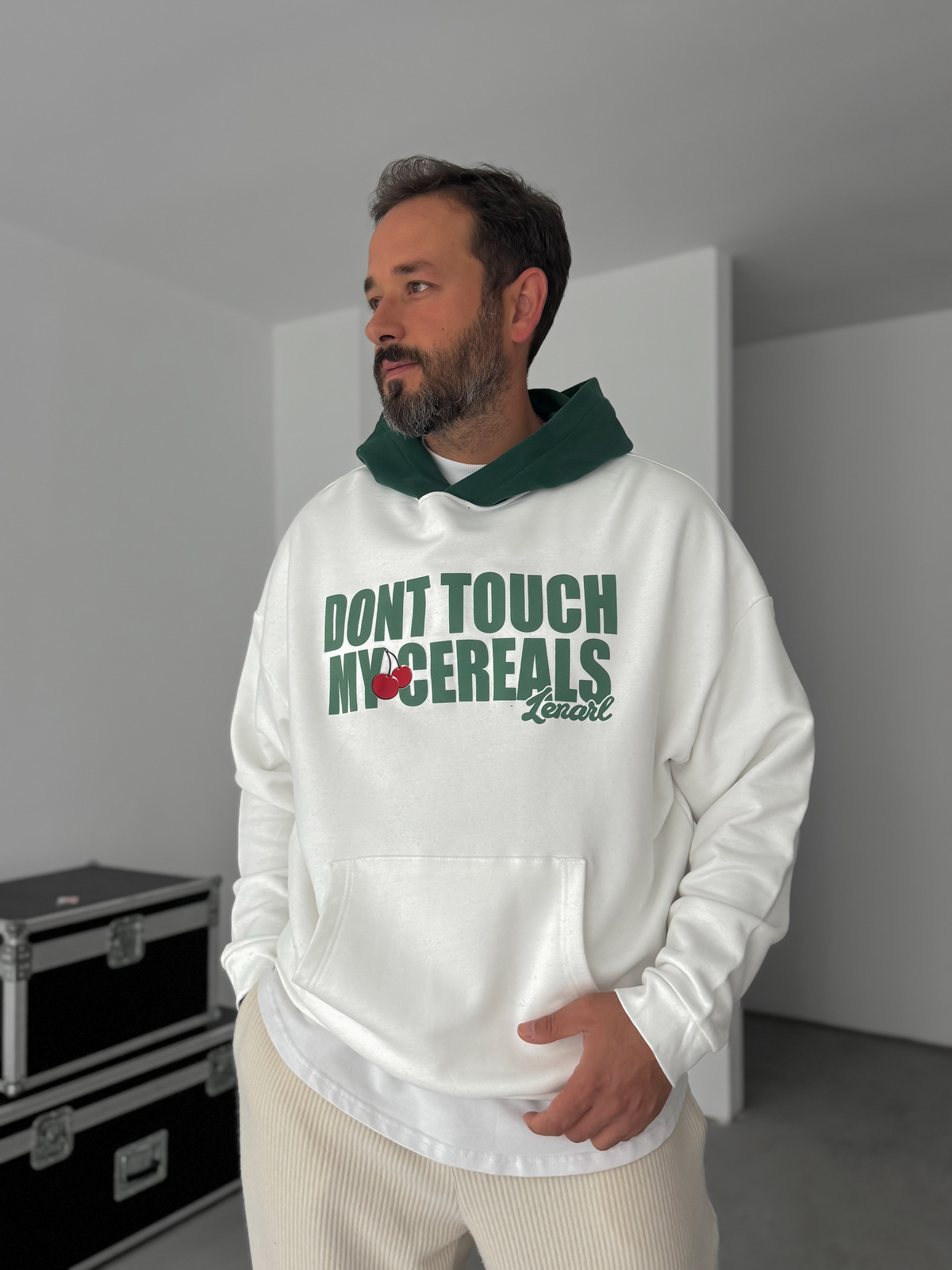 Beyaz Cherry Baskılı Kapüşonlu Sweatshirt HM-0003