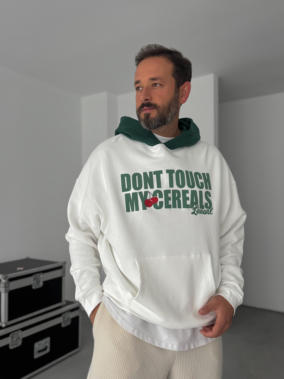Beyaz Cherry Baskılı Kapüşonlu Sweatshirt HM-0003