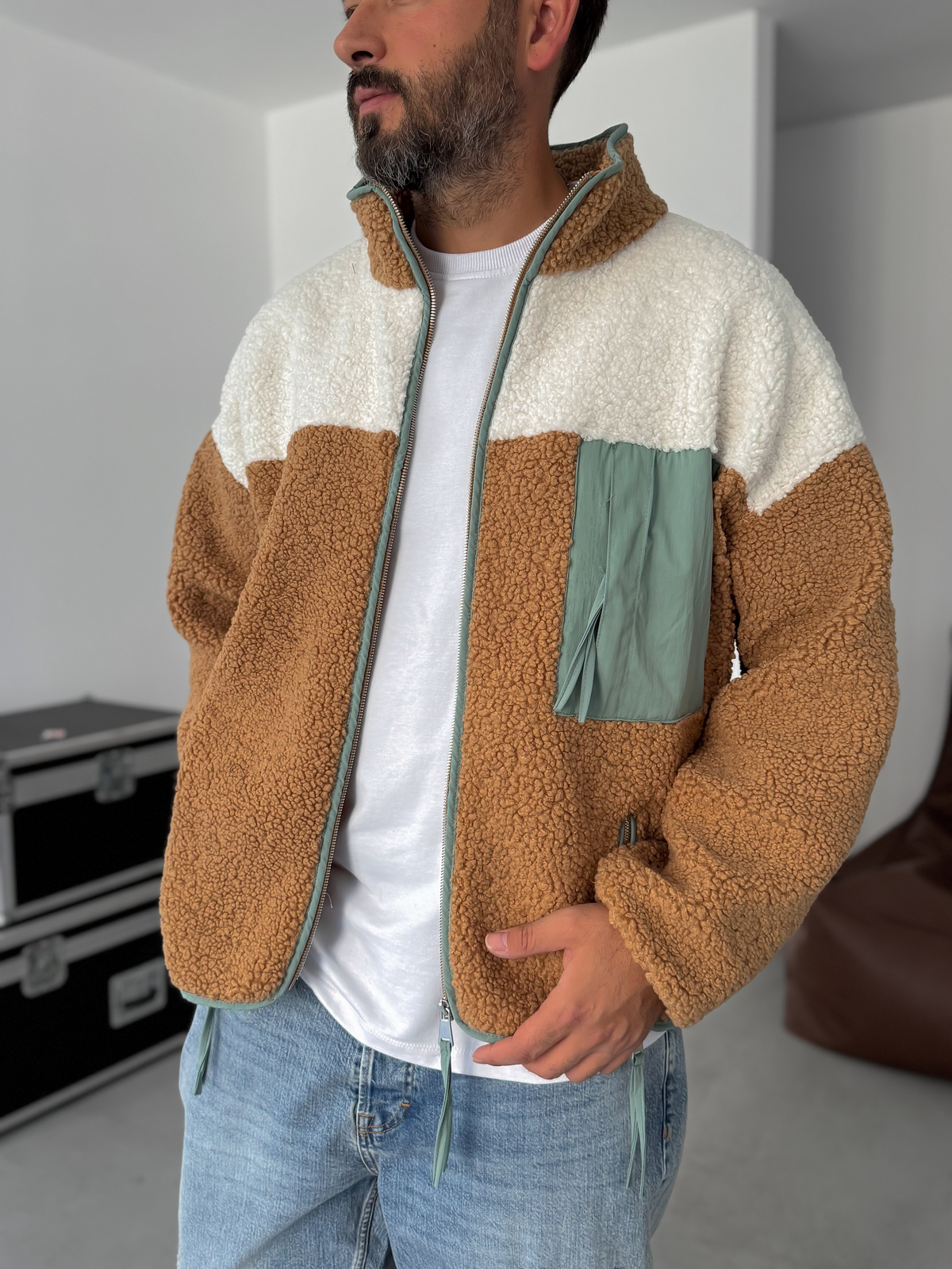 Açık Kahve Yan Cepli Fermuarlı Peluş Ceket YP-5006