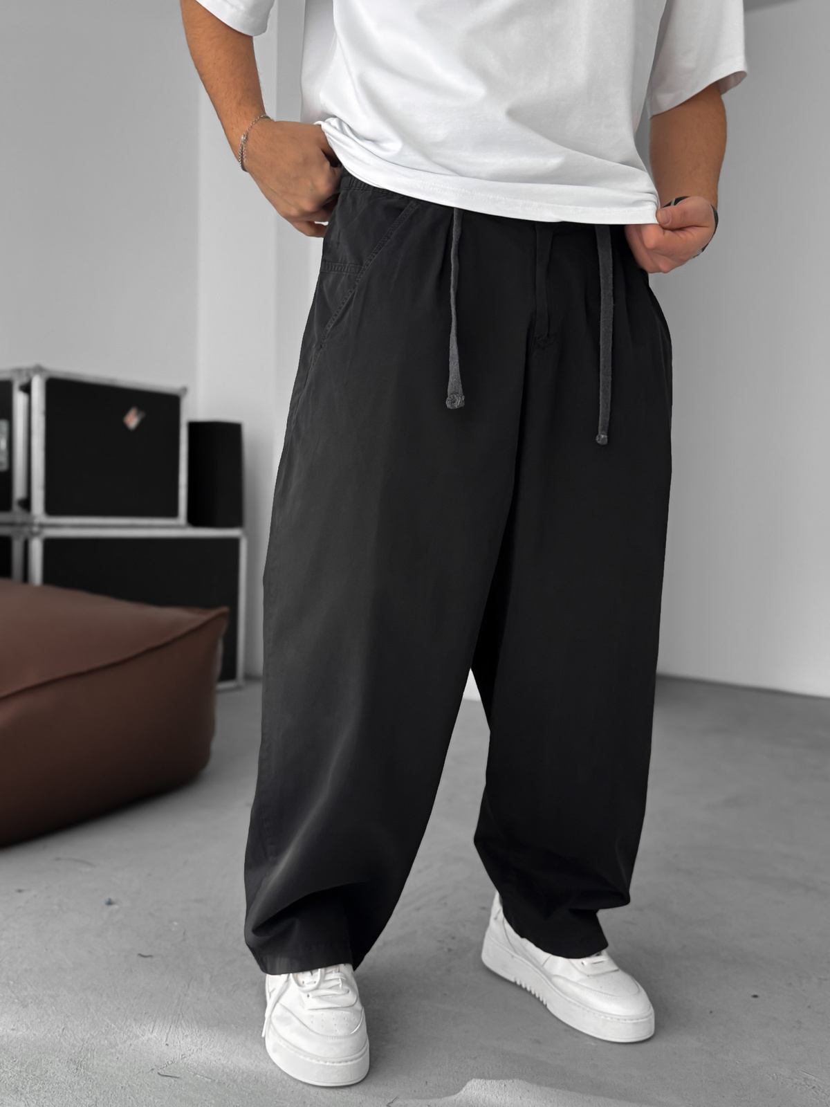 Siyah Bol Kalıp Pileli Gabardin Pantolon C-6311