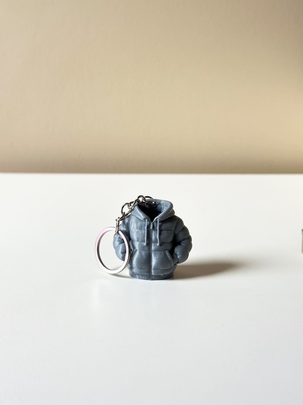 Gri Puffer Ceket Anahtarlık BY