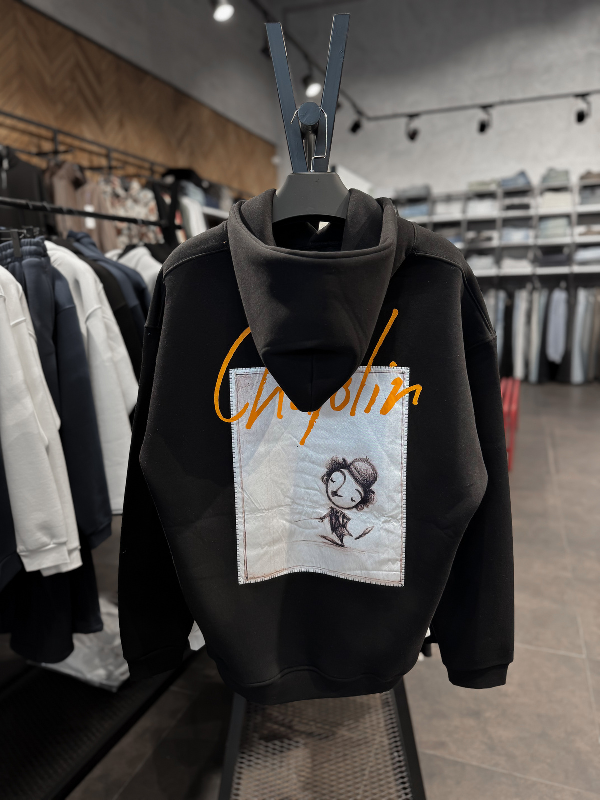 Siyah Chaplin Patchli Kapüşonlu Sweatshirt SW-4970