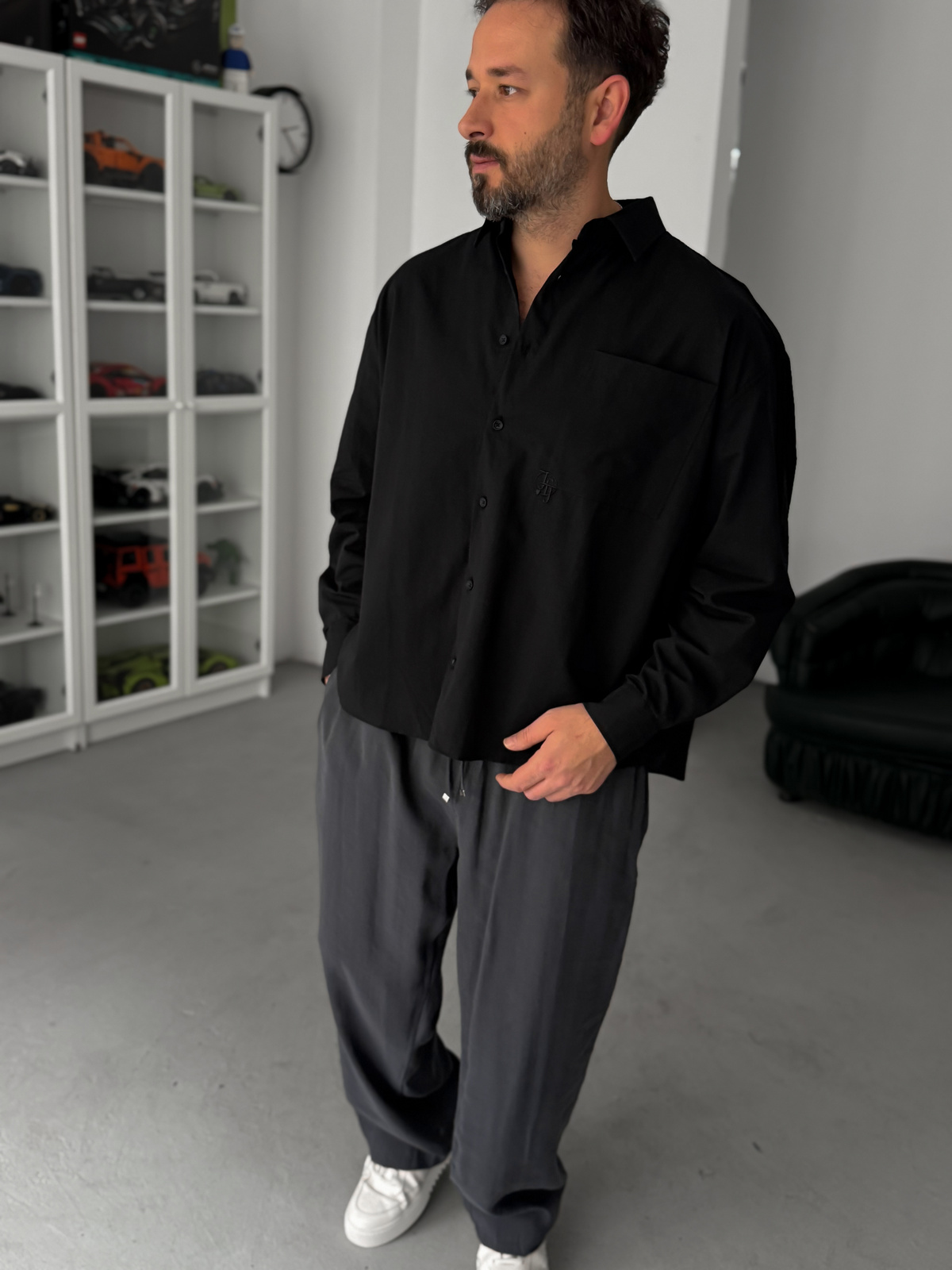 Siyah Cep Nakışlı Oversize Gömlek TW-1054
