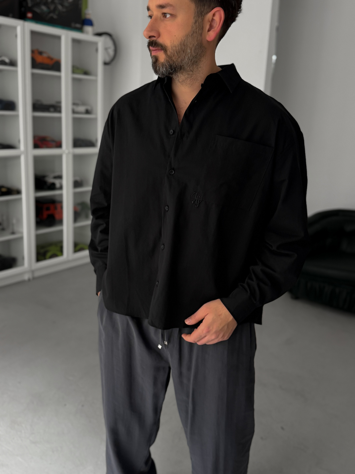 Siyah Cep Nakışlı Oversize Gömlek TW-1054