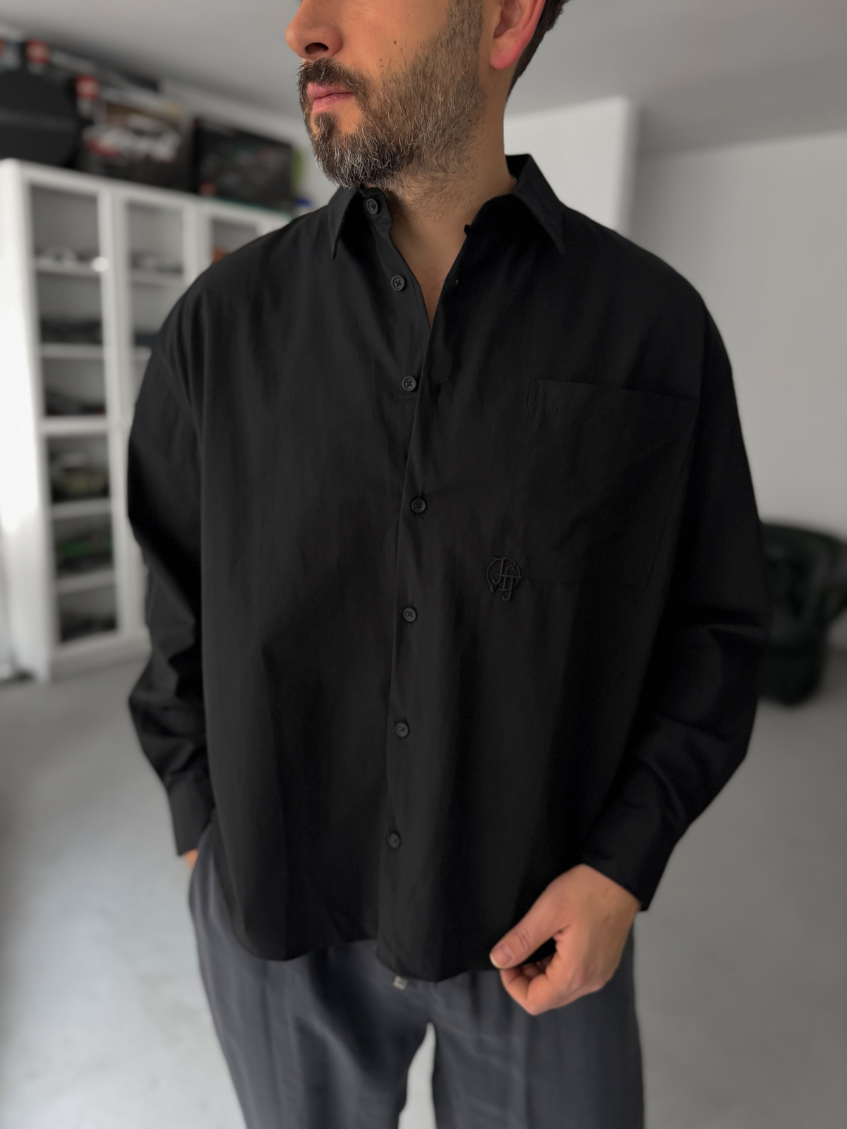 Siyah Cep Nakışlı Oversize Gömlek TW-1054