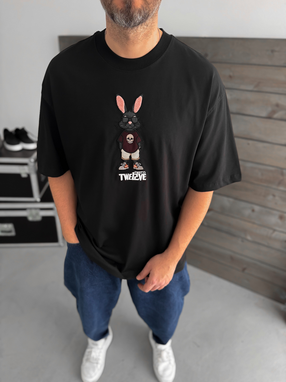 Siyah Tavşan Nakışlı T-Shirt TW-1053