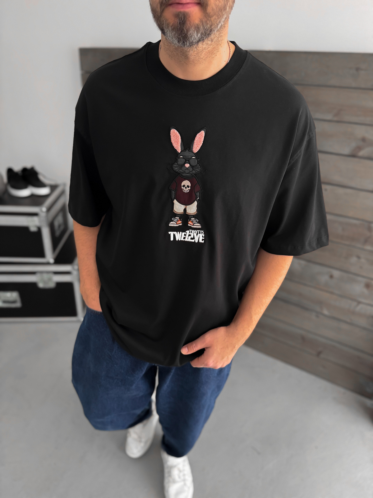 Siyah Tavşan Nakışlı T-Shirt TW-1053