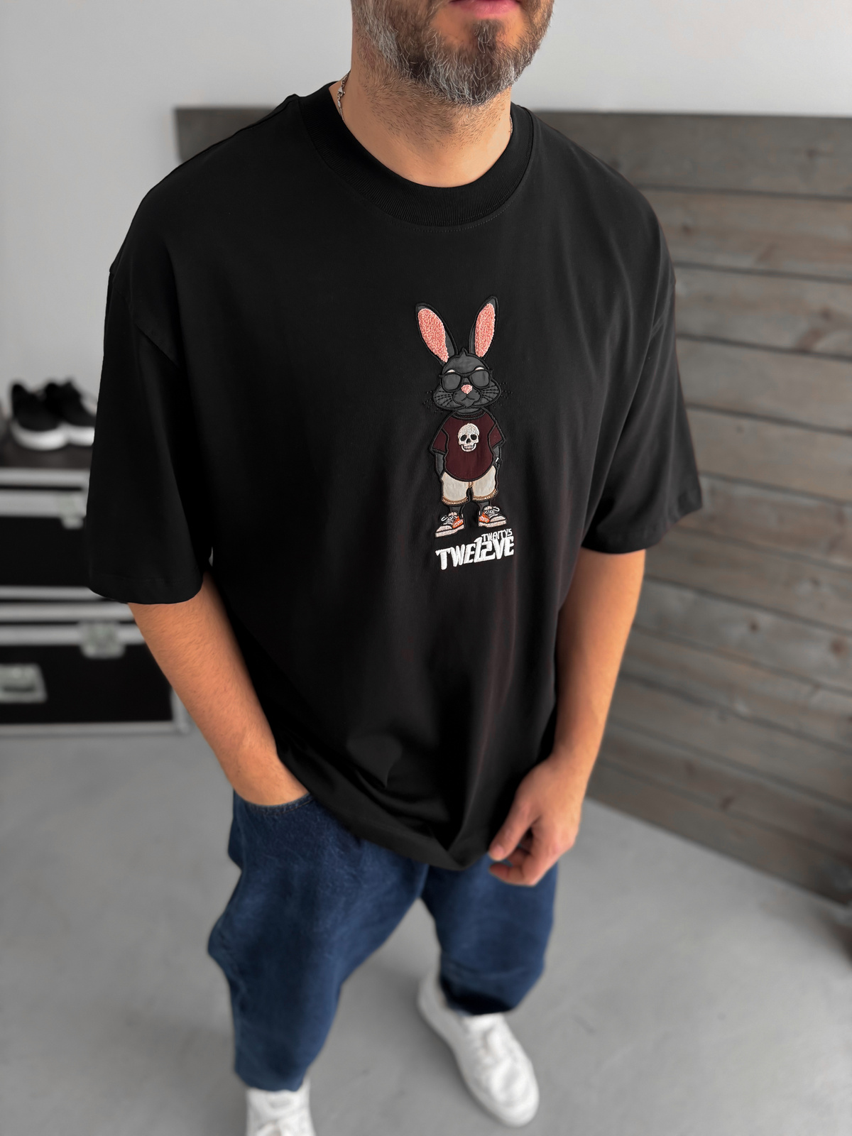 Siyah Tavşan Nakışlı T-Shirt TW-1053
