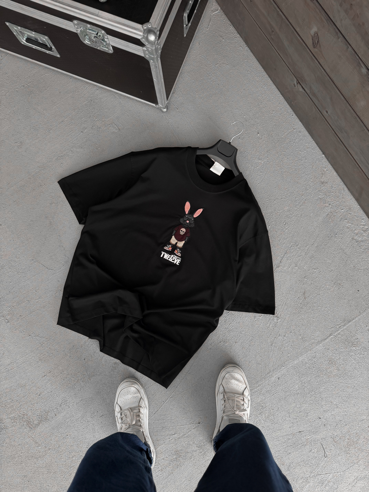 Siyah Tavşan Nakışlı T-Shirt TW-1053