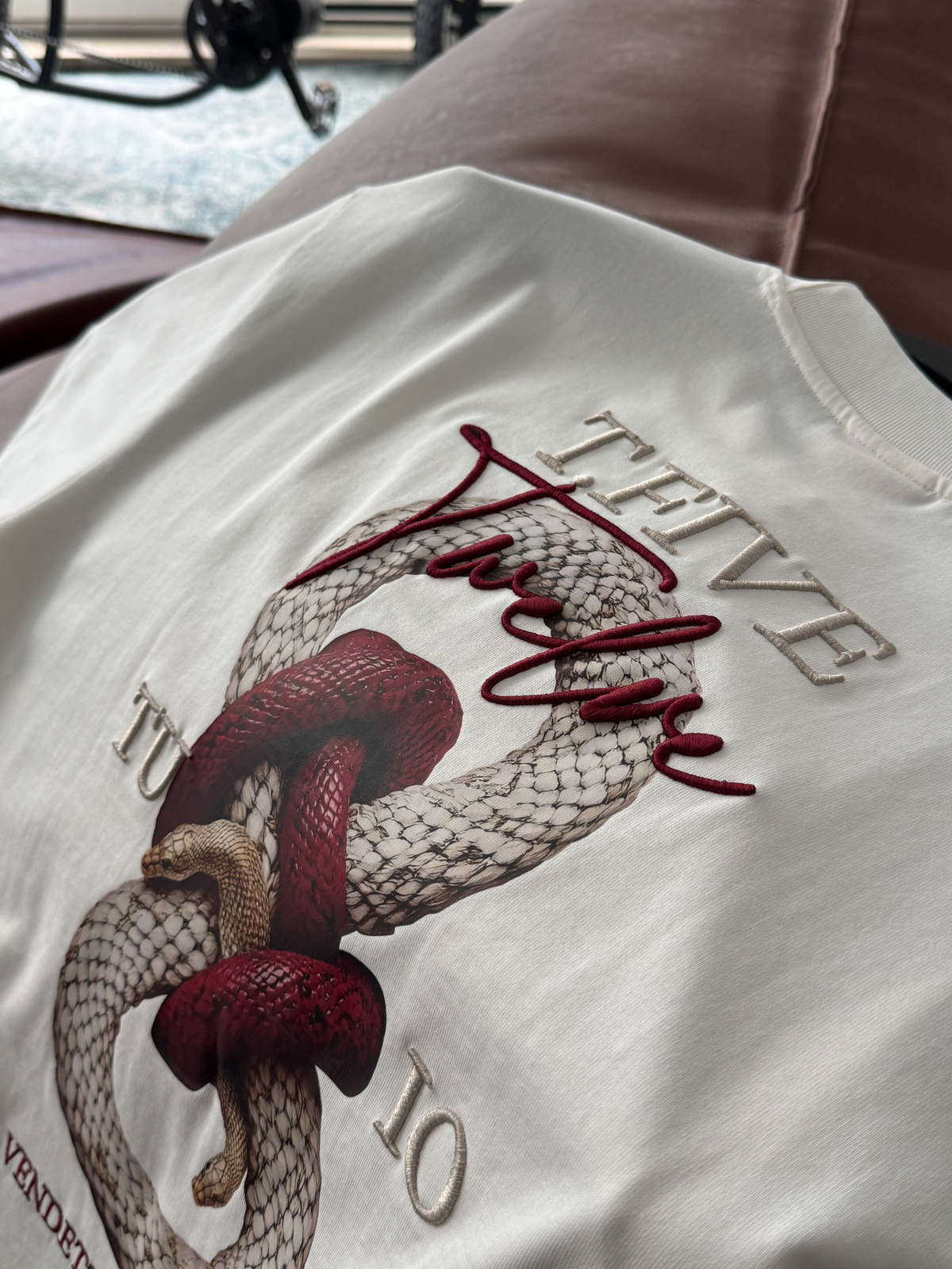Beyaz Snake Baskılı T-Shirt TW-1042