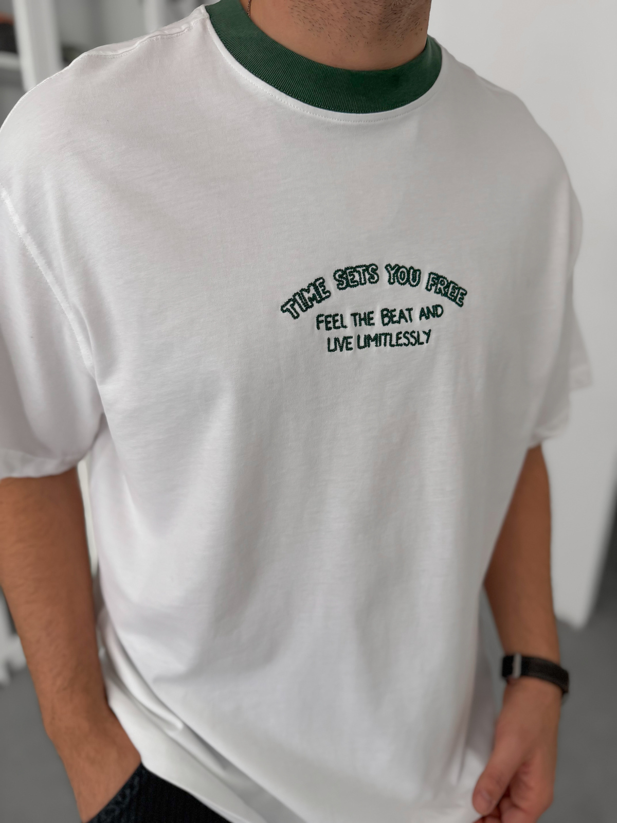 Yeşil Yazı Nakışlı Oversize T-Shirt C-028