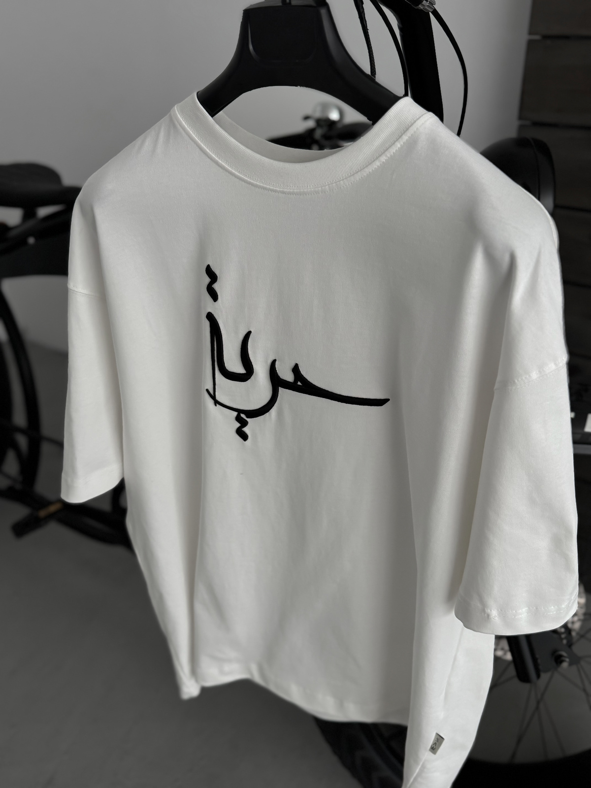 Beyaz Halı Patchli Oversize T-Shirt SW-5052