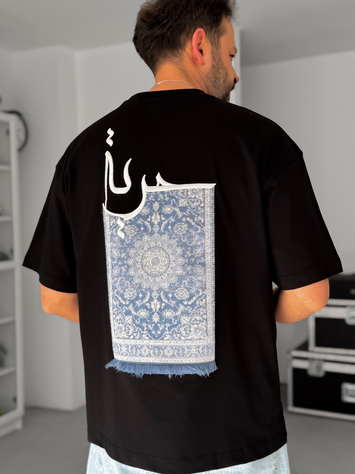 Siyah Halı Patchli Oversize T-Shirt SW-5052