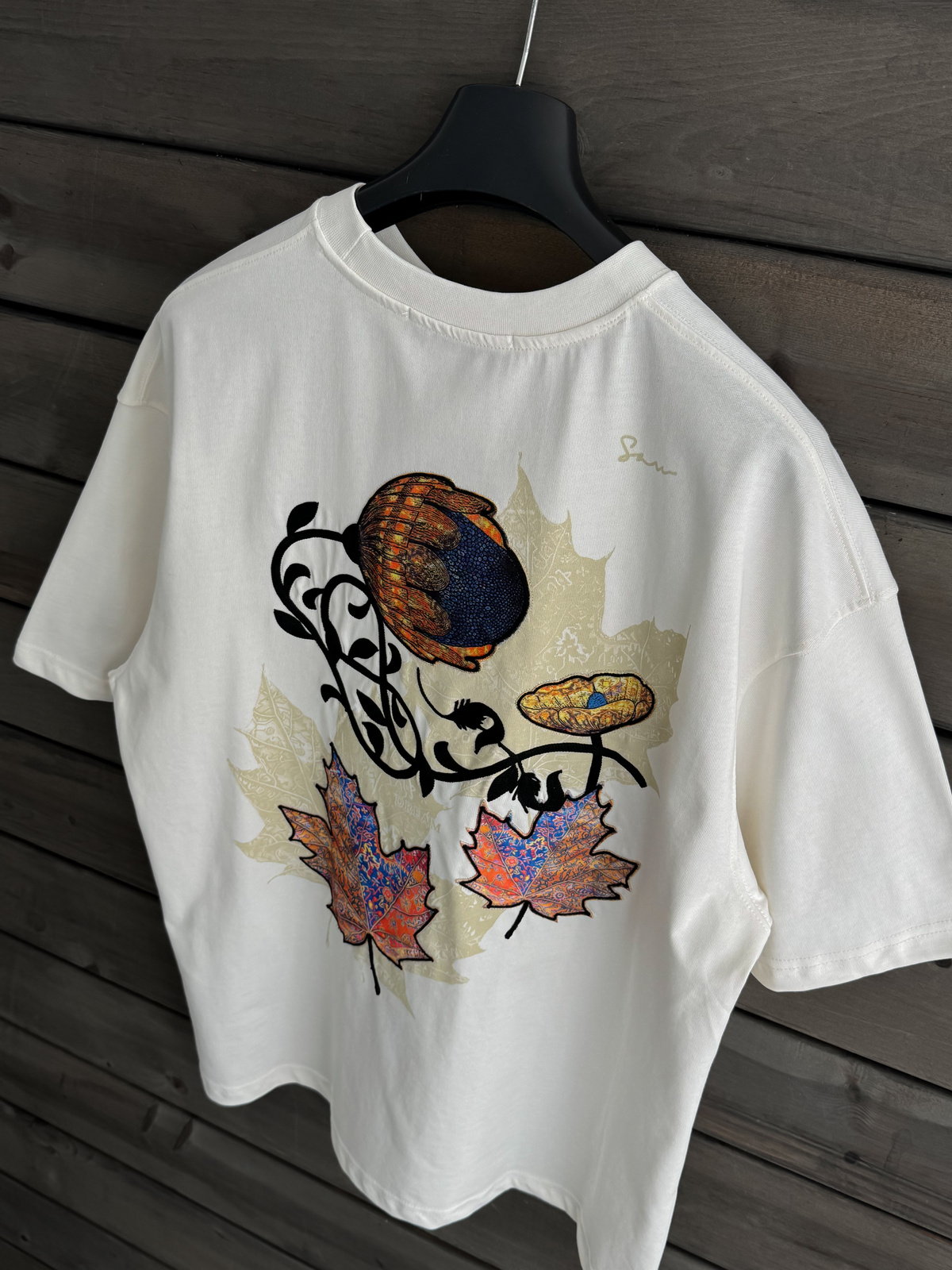 Beyaz Yaprak Patchli Oversize T-Shirt SW-5118