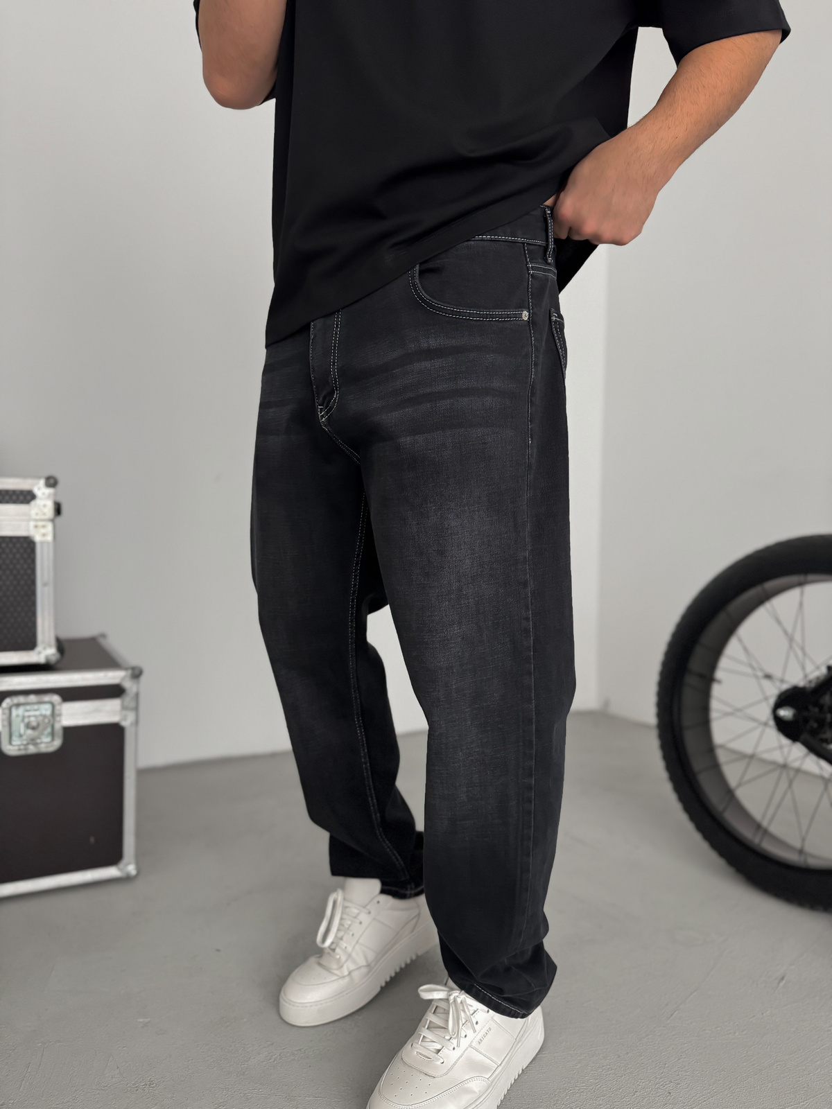 Siyah Dikişli Regular Kalıp Jean KE-1119
