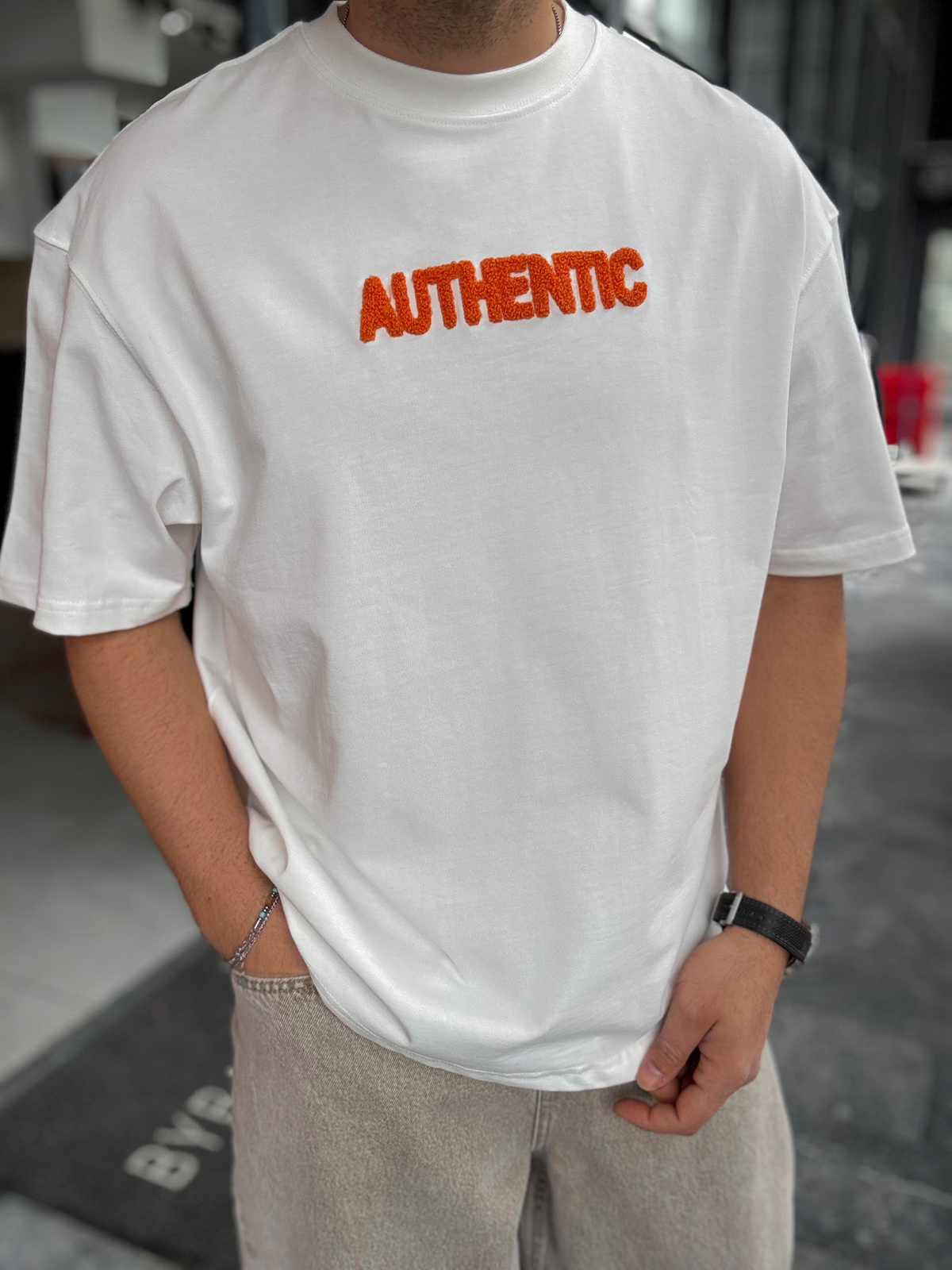 Beyaz Authentic Nakışlı Oversize T-Shirt SW-5079