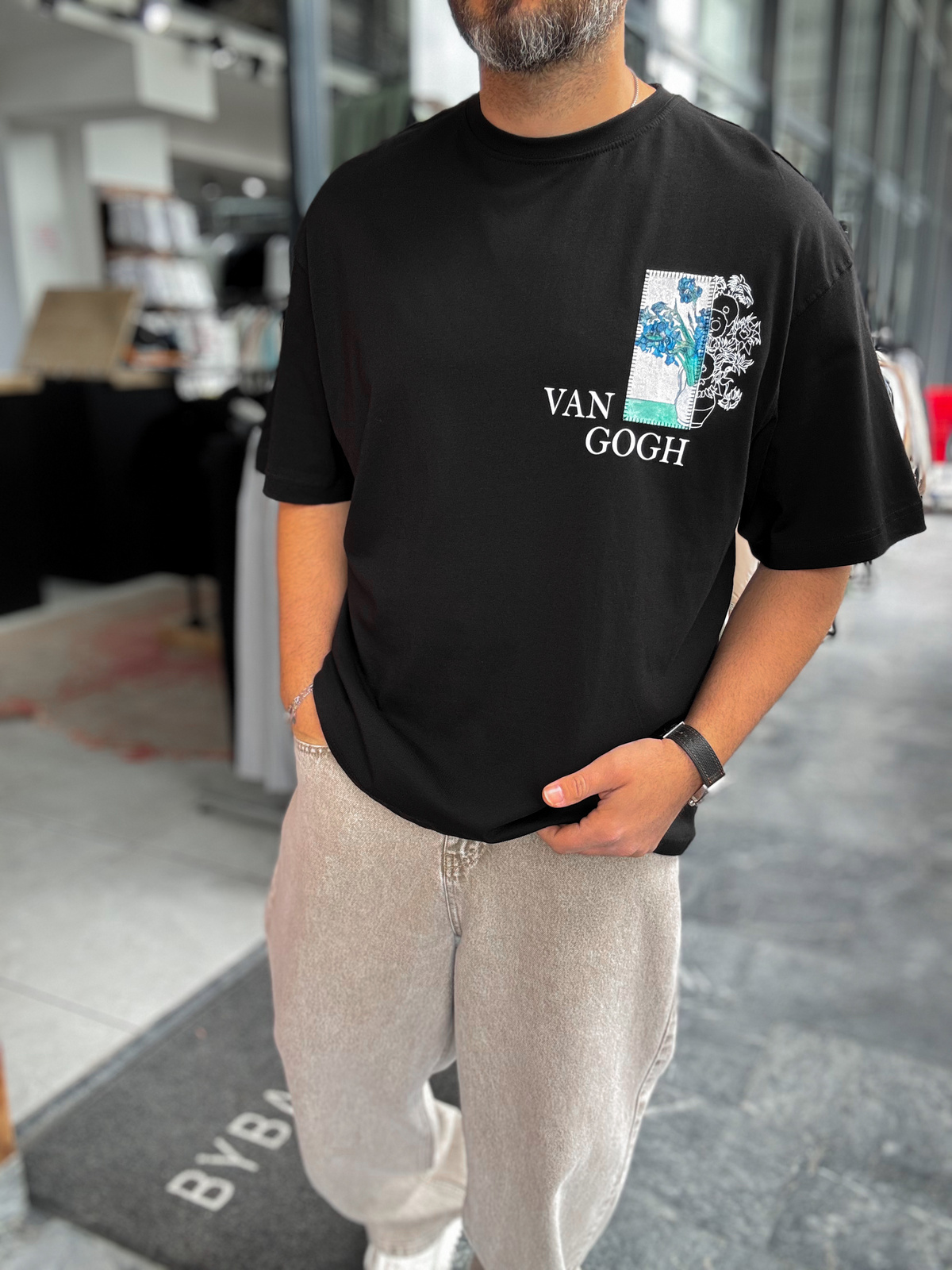 Siyah Saksı Nakışlı Oversize T-Shirt SW-5141