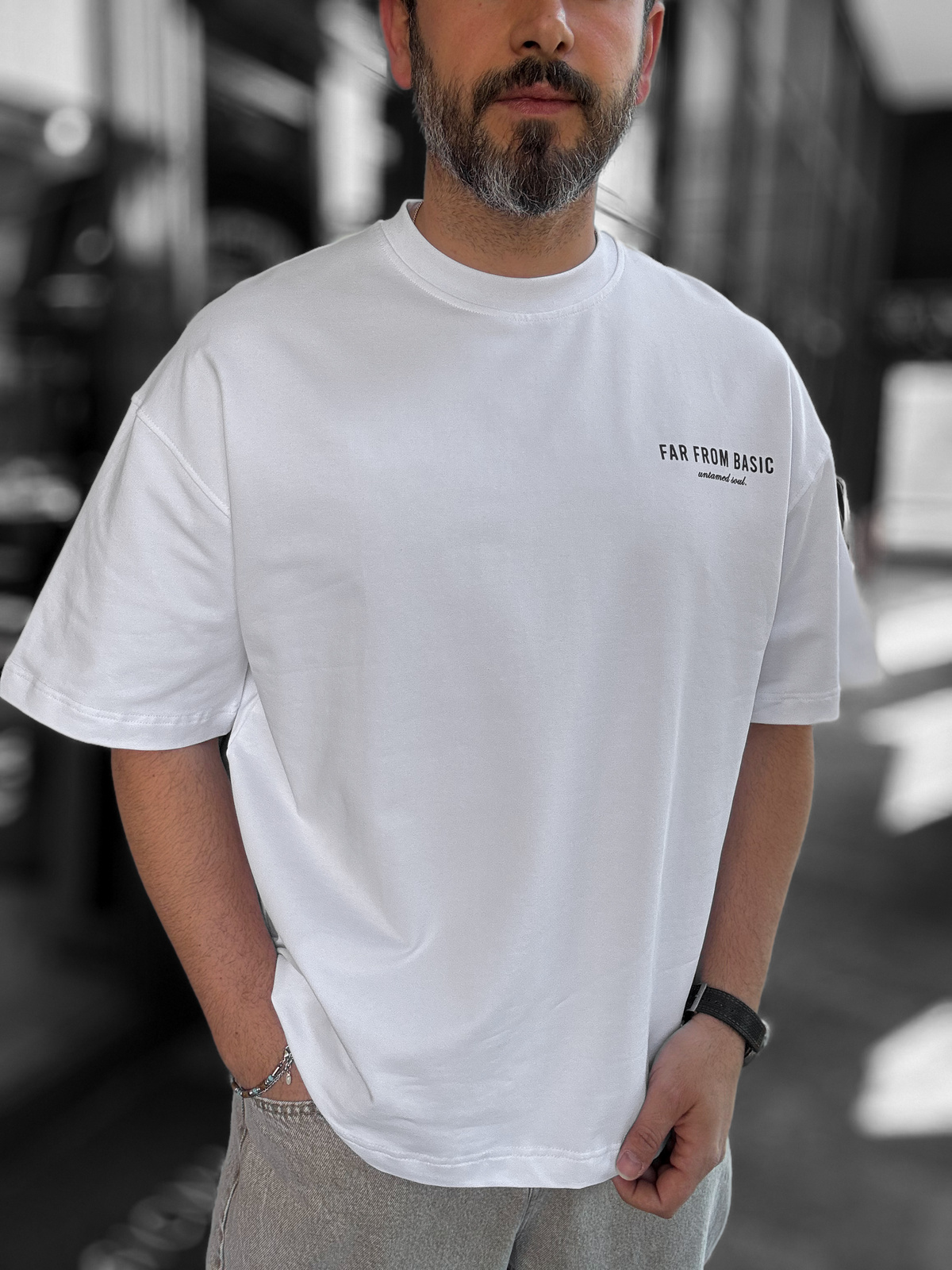 Beyaz Far From Basic Baskılı Oversize T-Shirt RES-1037
