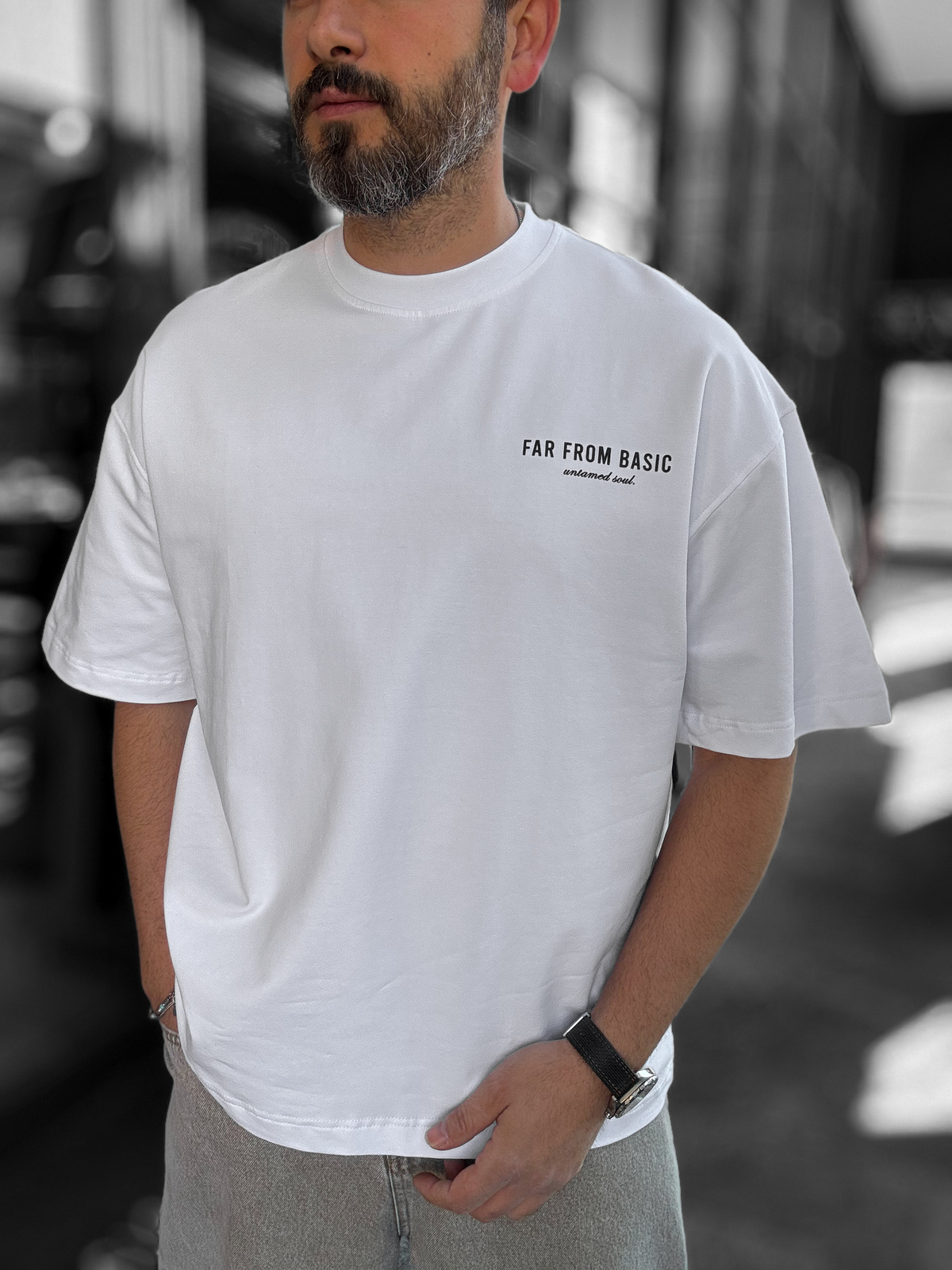 Beyaz Far From Basic Baskılı Oversize T-Shirt RES-1037