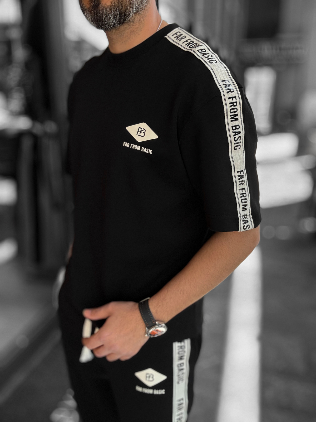 Siyah Far From Basic Kol Şeritli T-Shirt RES-1074