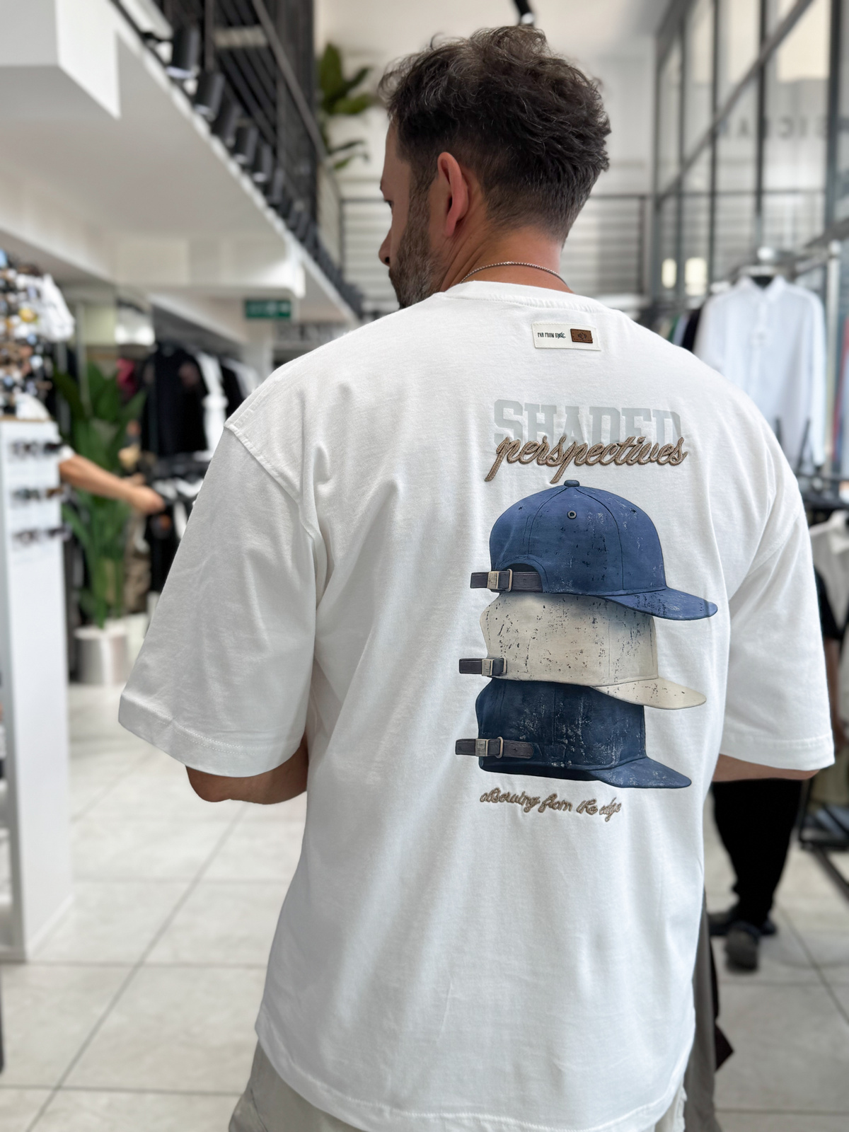 Beyaz Sırt Şapka Baskılı Oversize T-Shirt RES-1127