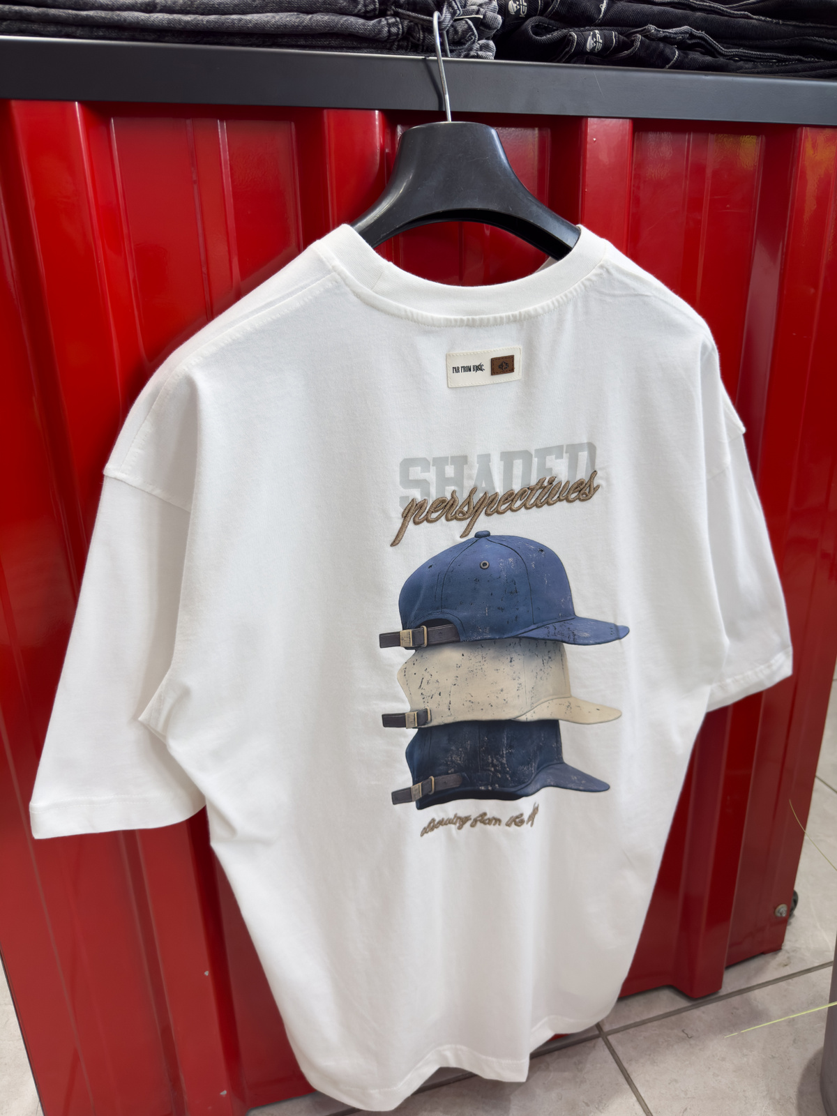 Beyaz Sırt Şapka Baskılı Oversize T-Shirt RES-1127