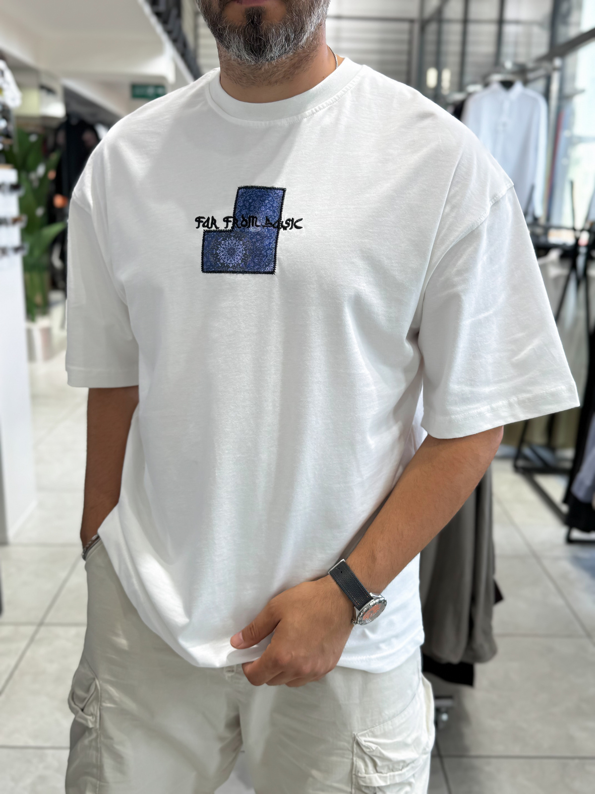 Beyaz Motif Halı Patchli Oversize T-Shirt RES-1117