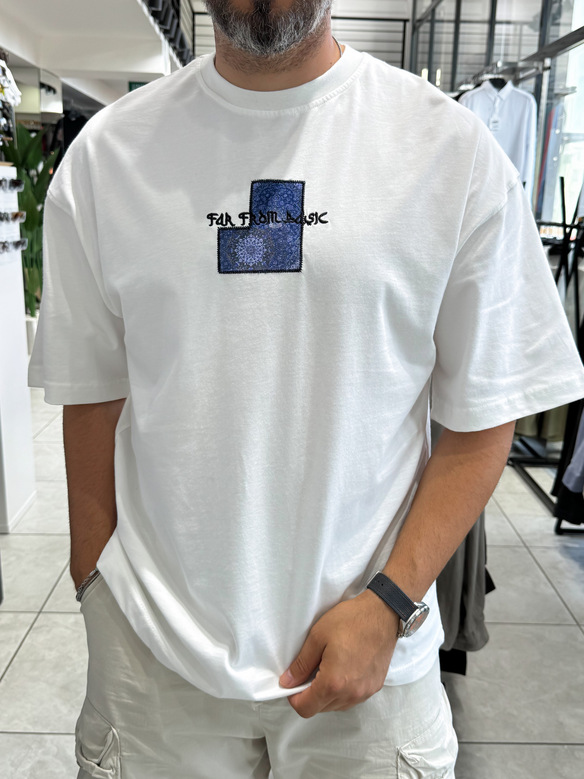 Beyaz Motif Halı Patchli Oversize T-Shirt RES-1117